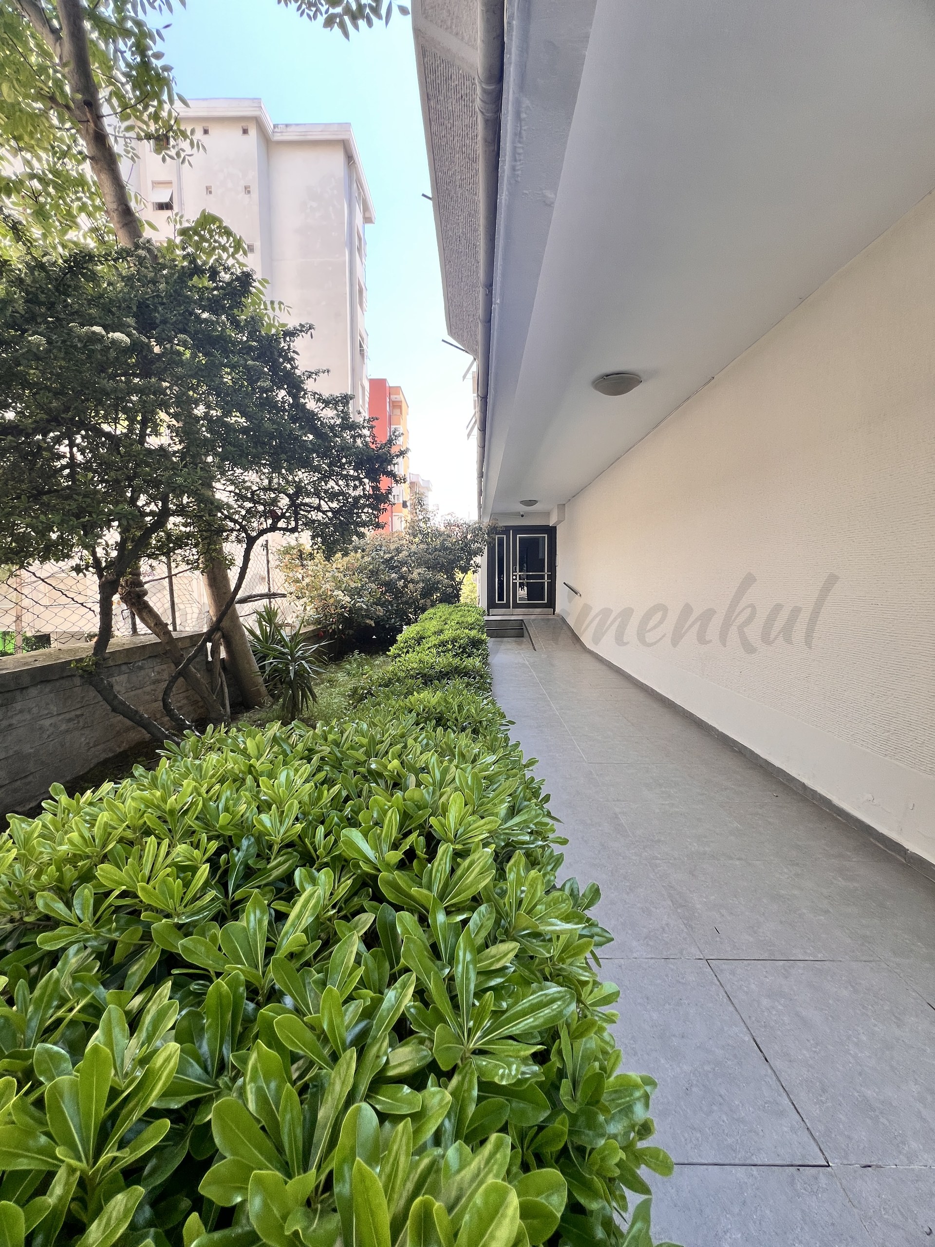 GÖZTEPE İSTASYON CADDESİ ÜZERİNDE 195M2 4+1