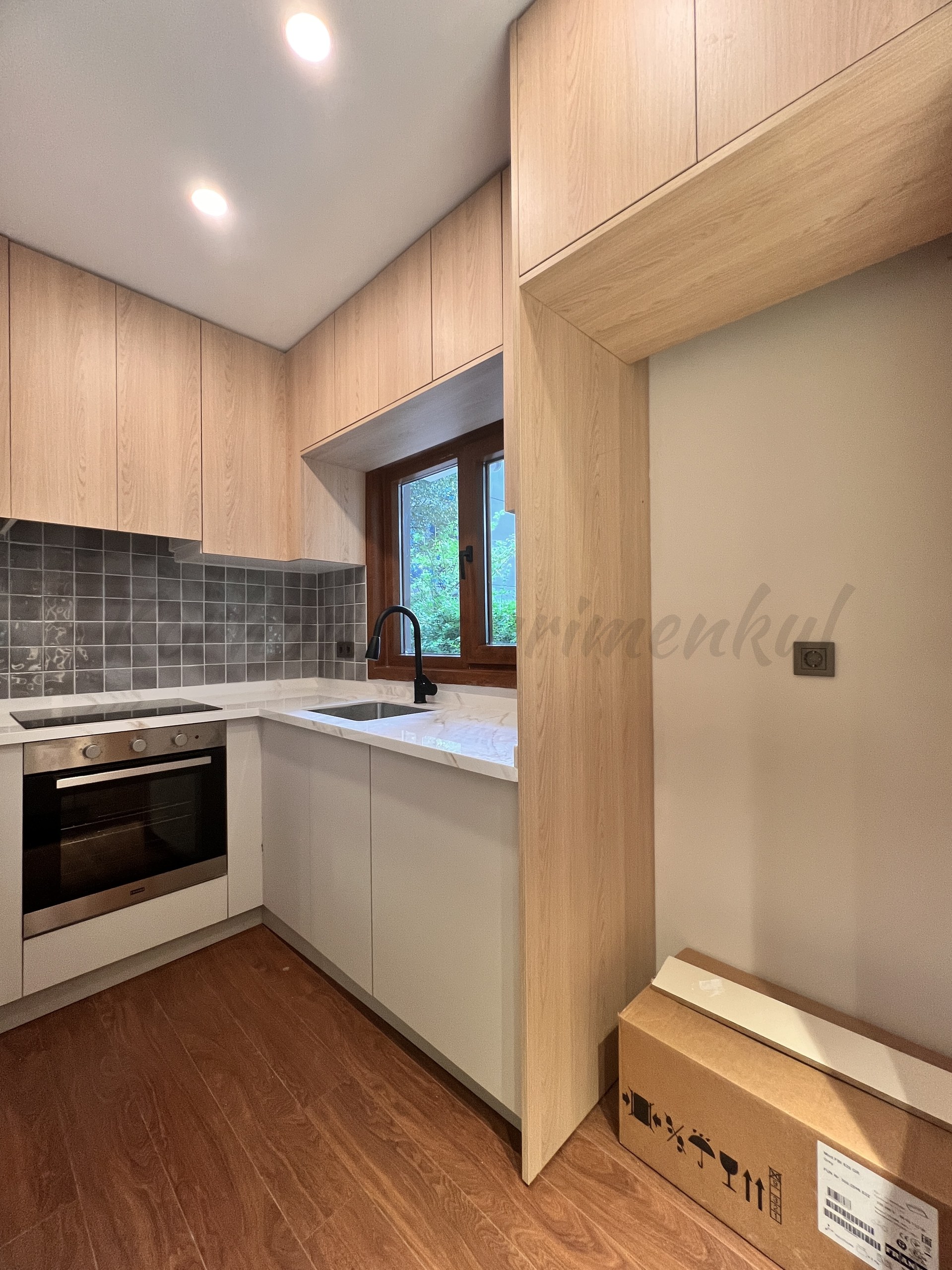 SUADİYE FERİDE GEÇİDİ'NİN SOKAĞINDA 105M2 3+1 YÜKSEK GİRİŞ