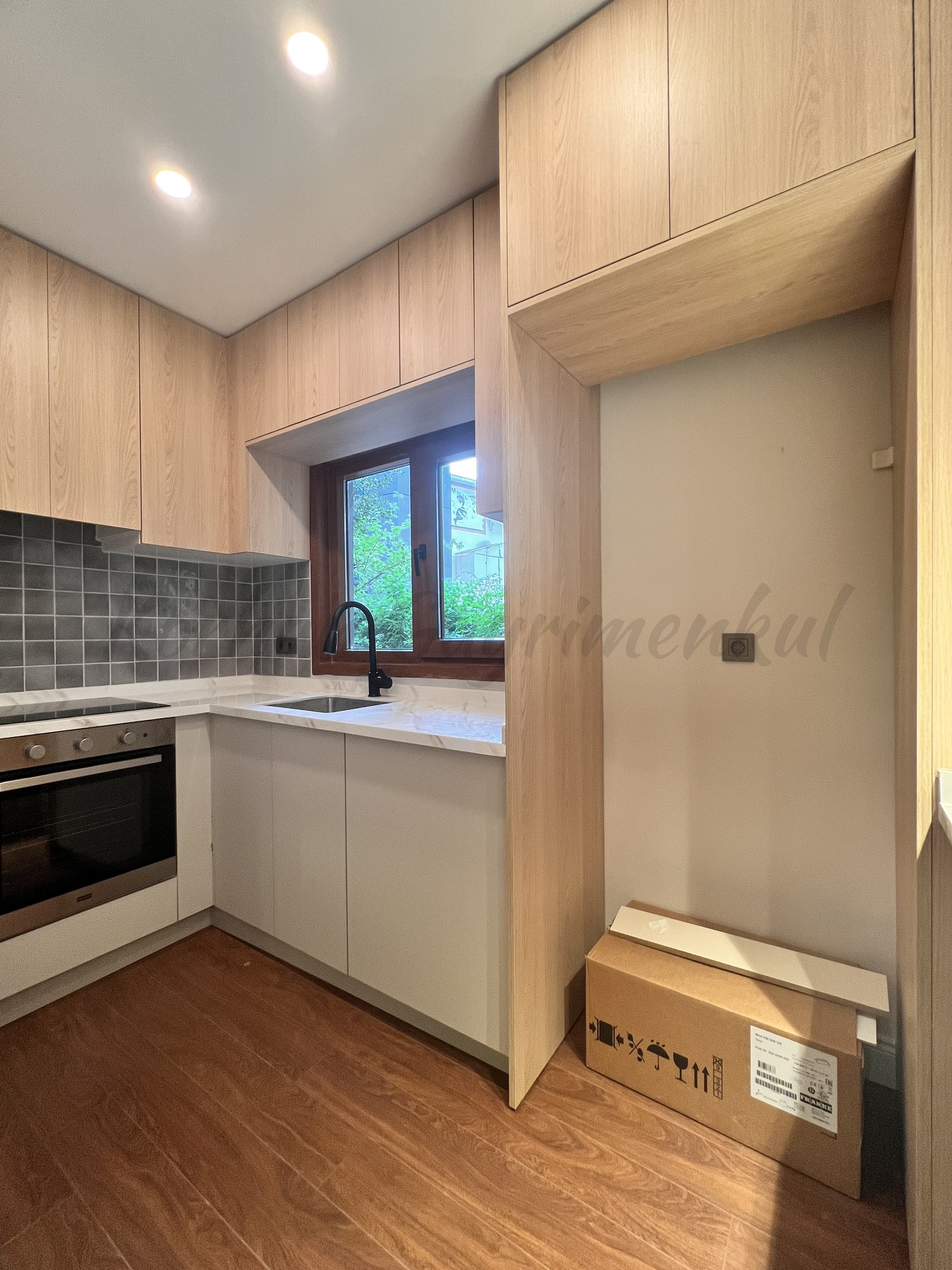 SUADİYE FERİDE GEÇİDİ'NİN SOKAĞINDA 105M2 3+1 YÜKSEK GİRİŞ