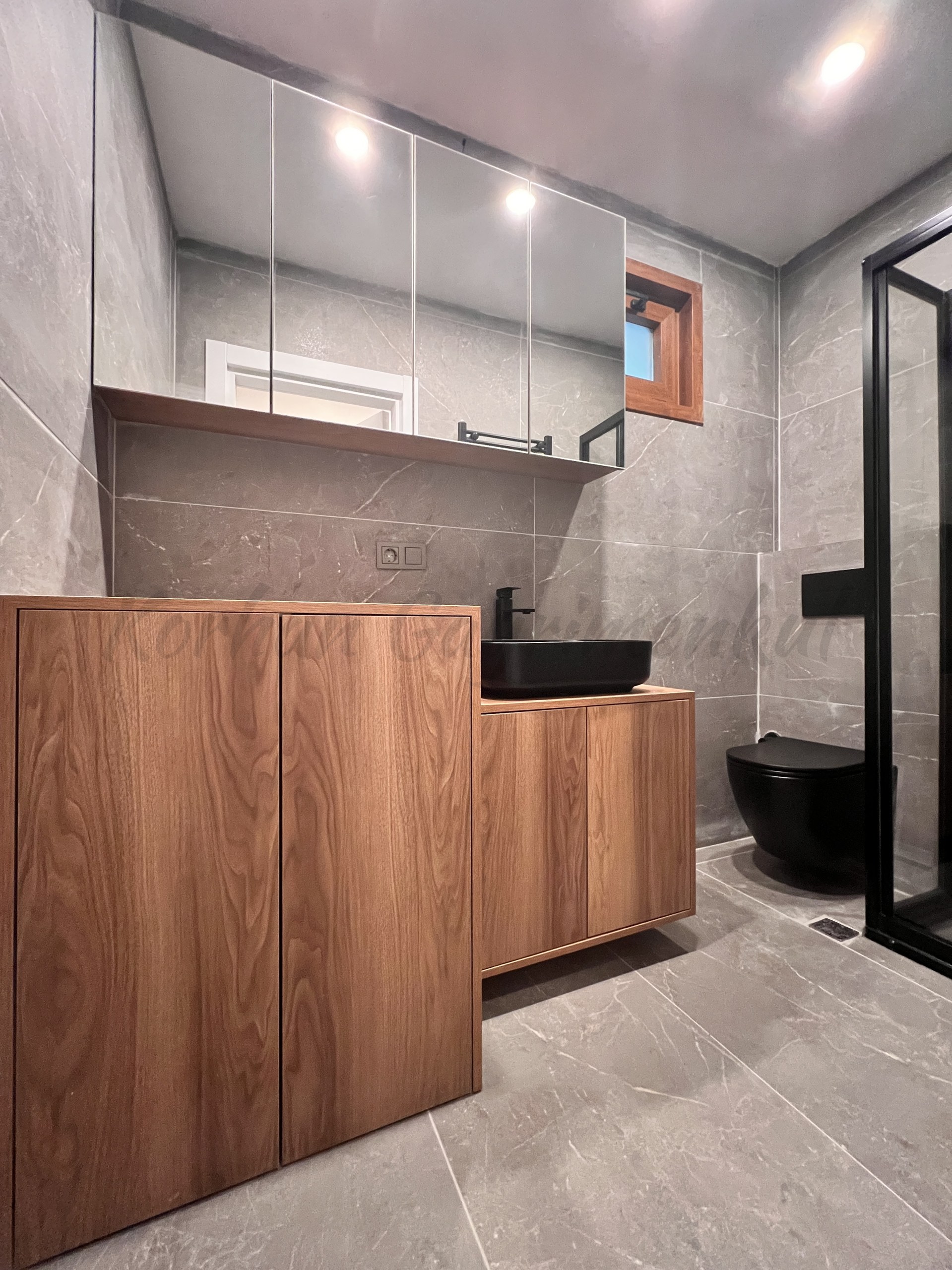 SUADİYE FERİDE GEÇİDİ'NİN SOKAĞINDA 105M2 3+1 YÜKSEK GİRİŞ