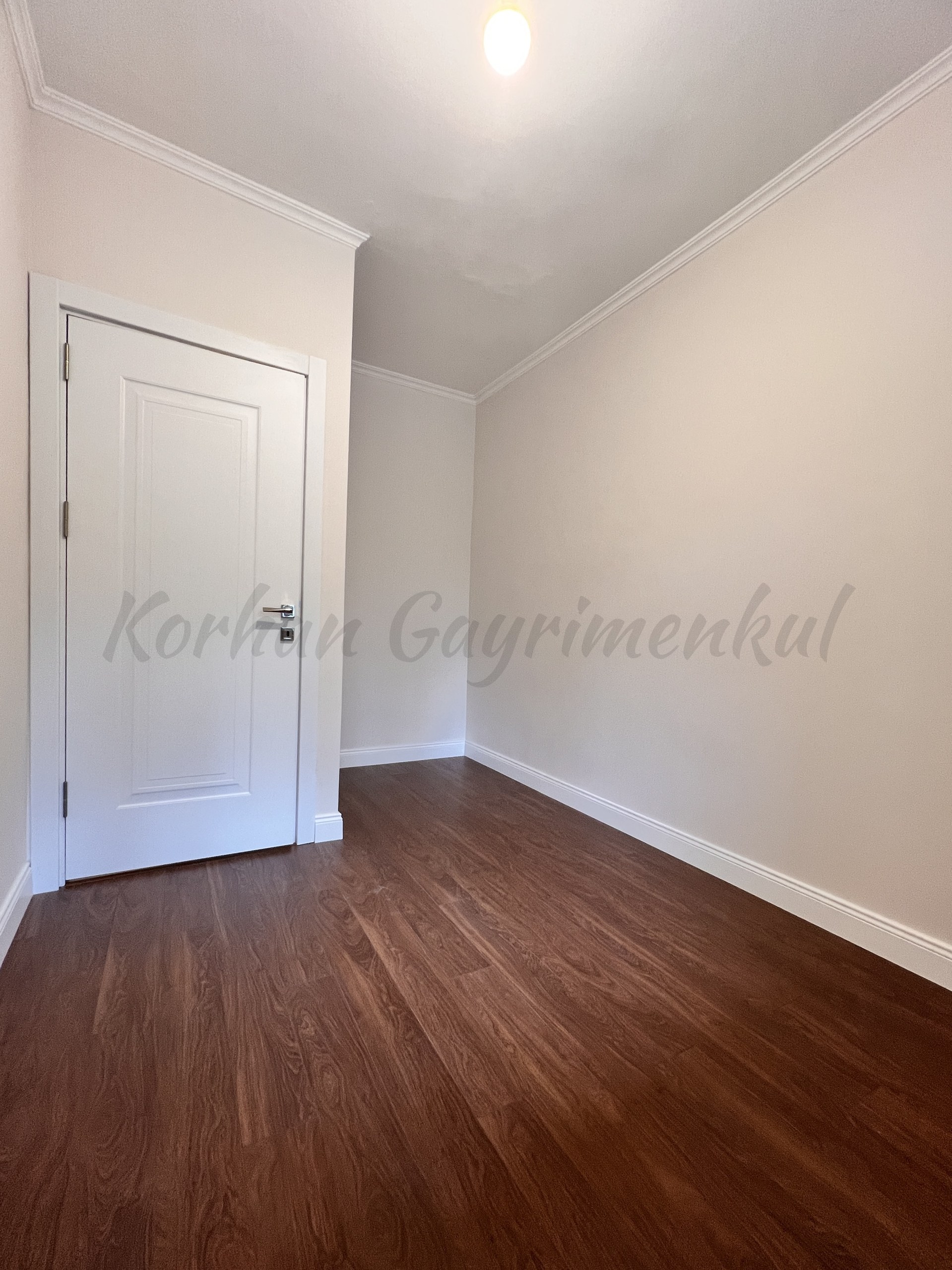 SUADİYE FERİDE GEÇİDİ'NİN SOKAĞINDA 105M2 3+1 YÜKSEK GİRİŞ
