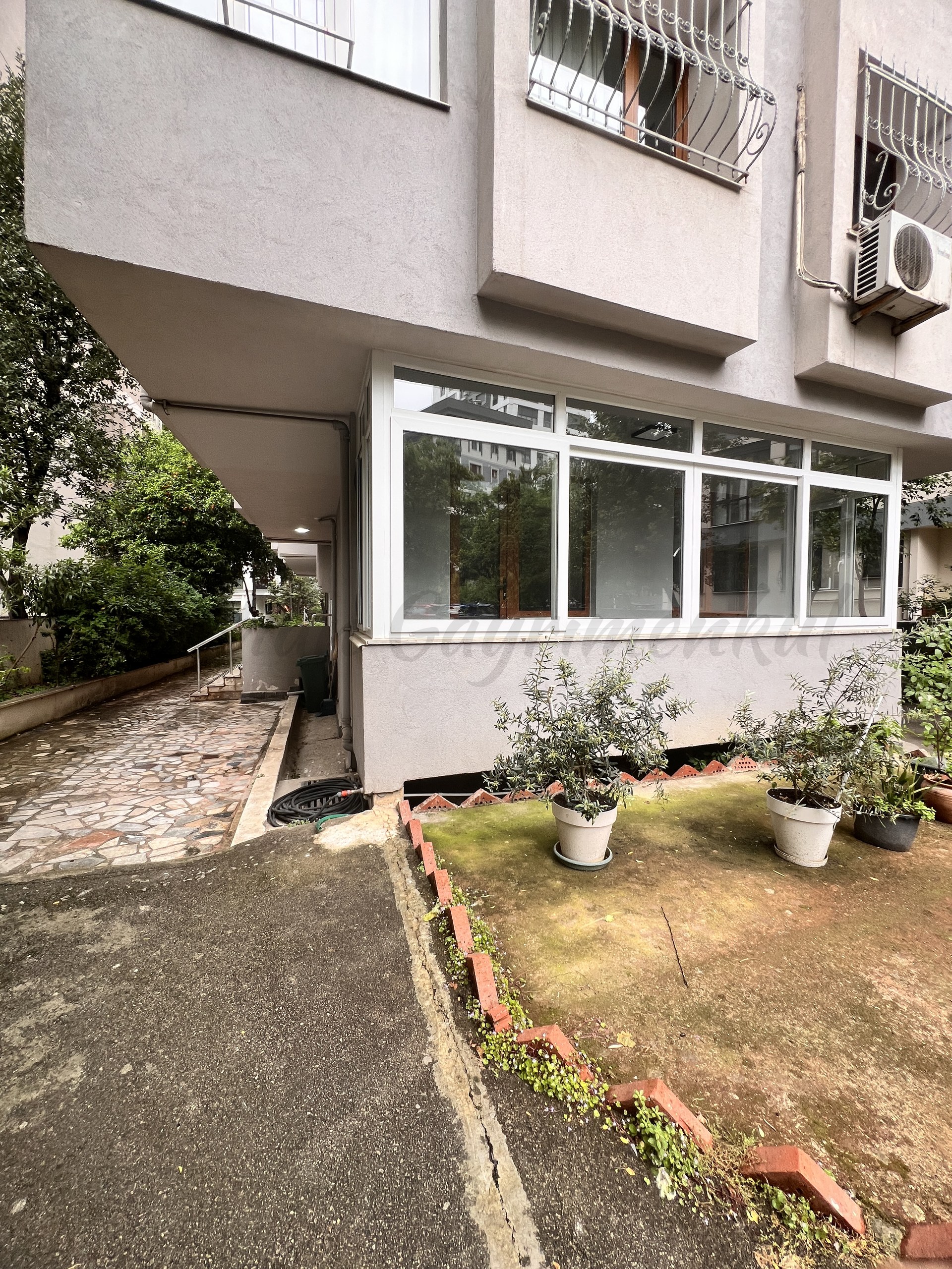 SUADİYE FERİDE GEÇİDİ'NİN SOKAĞINDA 105M2 3+1 YÜKSEK GİRİŞ