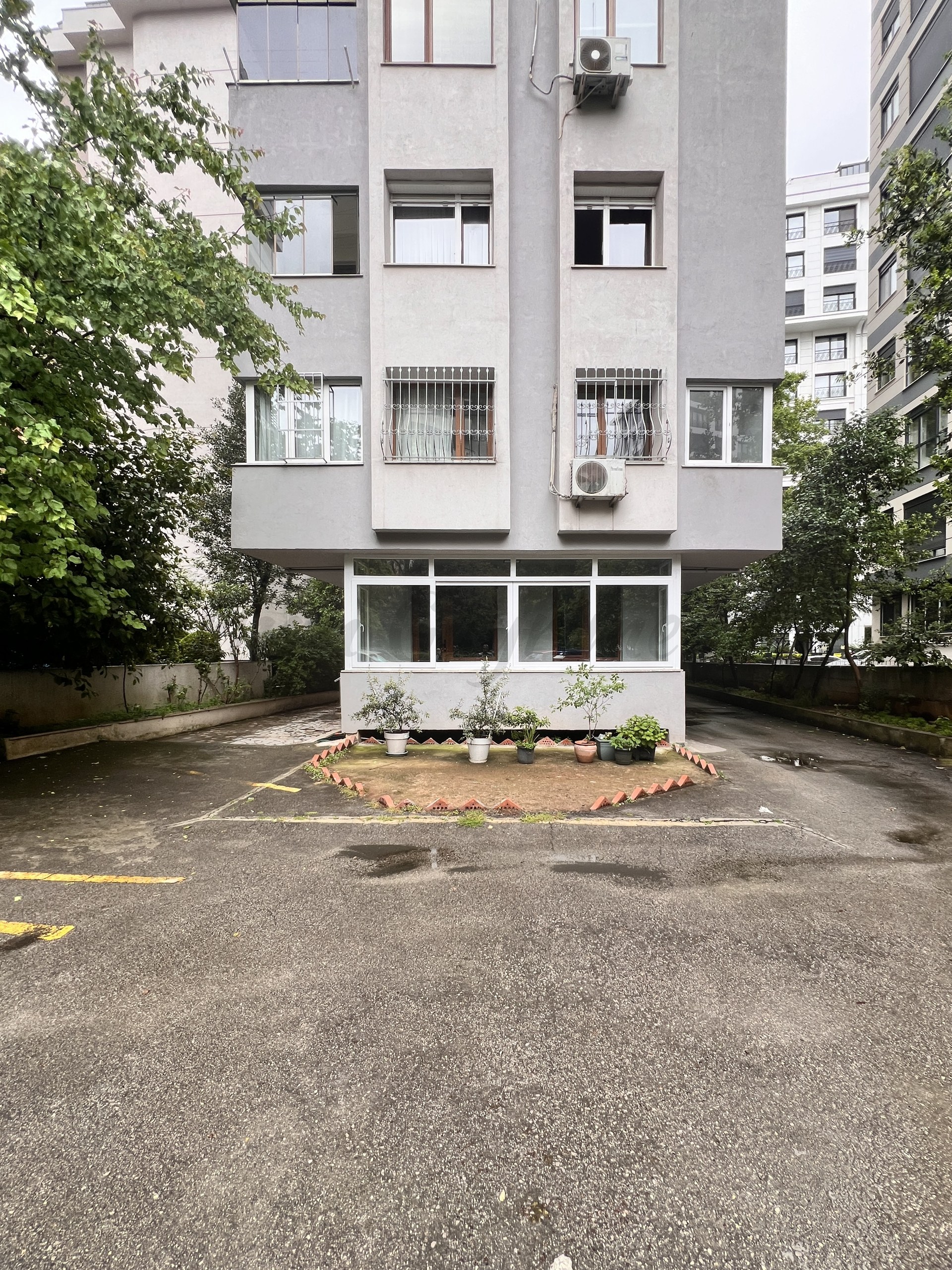 SUADİYE FERİDE GEÇİDİ'NİN SOKAĞINDA 105M2 3+1 YÜKSEK GİRİŞ