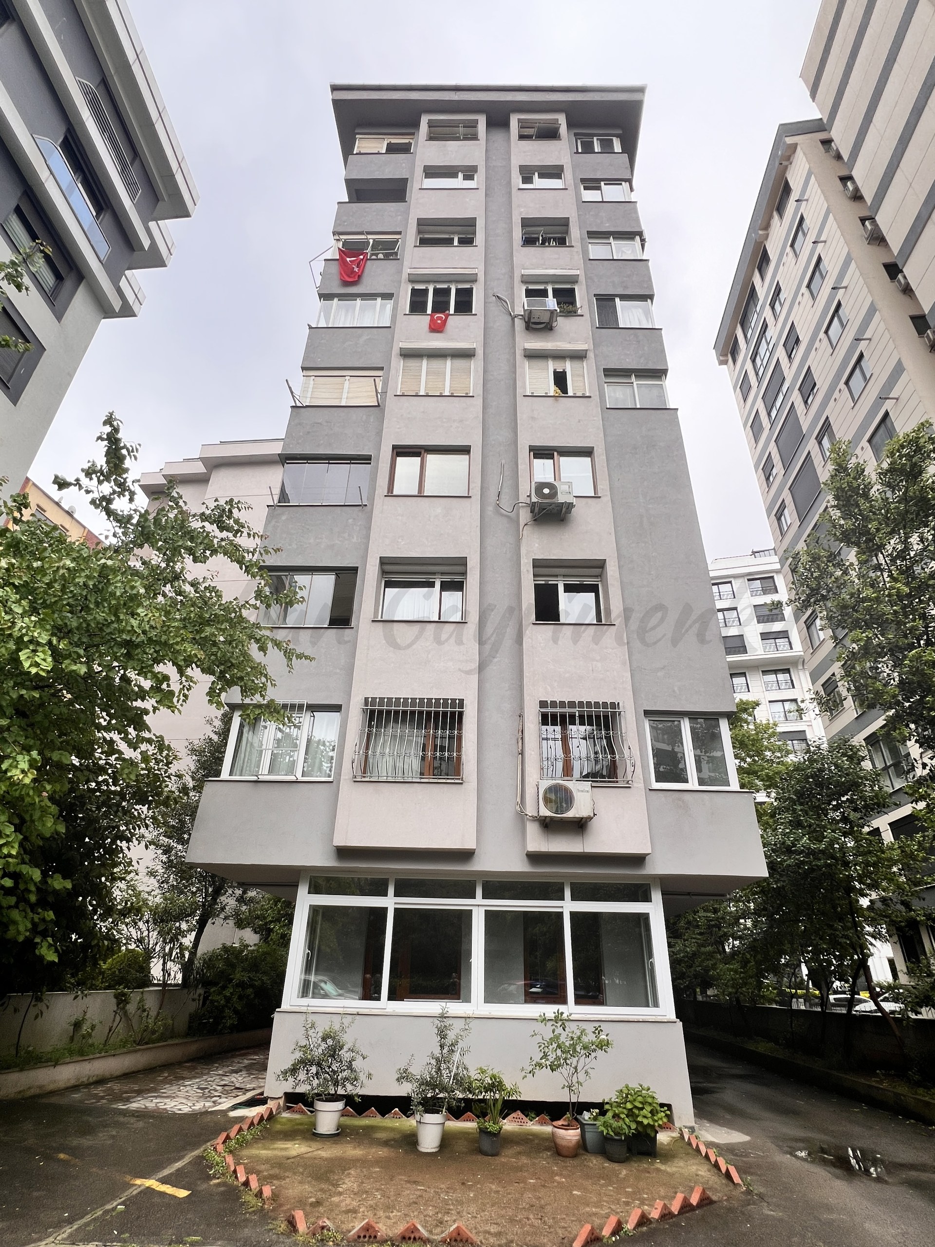 SUADİYE FERİDE GEÇİDİ'NİN SOKAĞINDA 105M2 3+1 YÜKSEK GİRİŞ