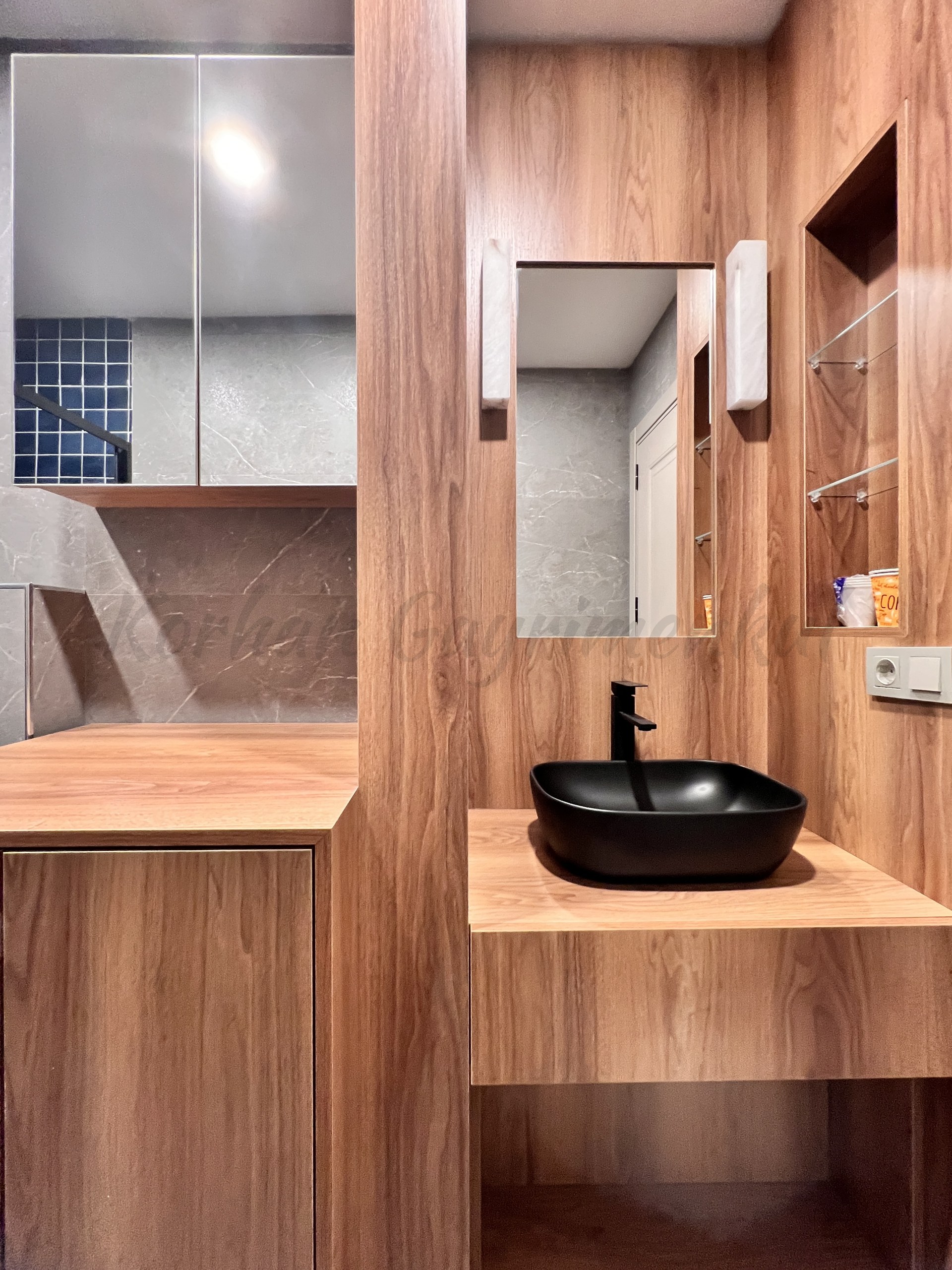 CADDEBOSTAN ÖMERPAŞA CADDESİNE 7. BİNADA EBEVEYN BANYOLU  80M2NET 3+1