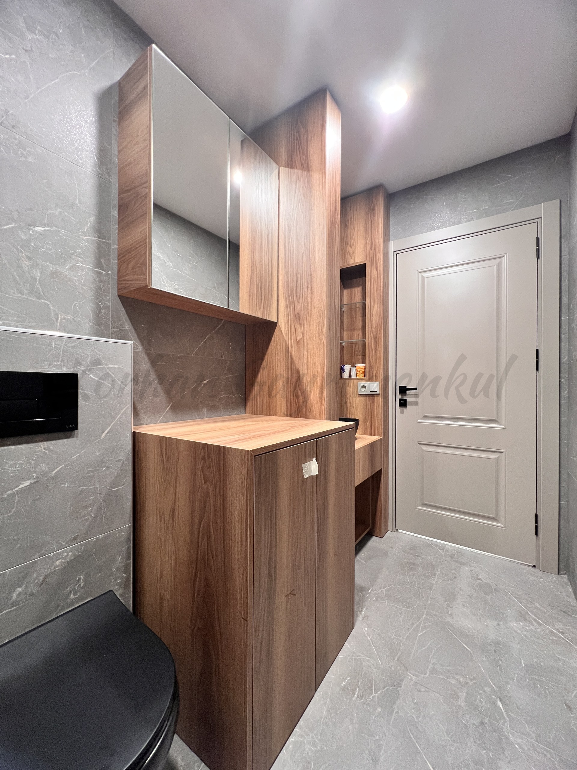 CADDEBOSTAN ÖMERPAŞA CADDESİNE 7. BİNADA EBEVEYN BANYOLU  80M2NET 3+1