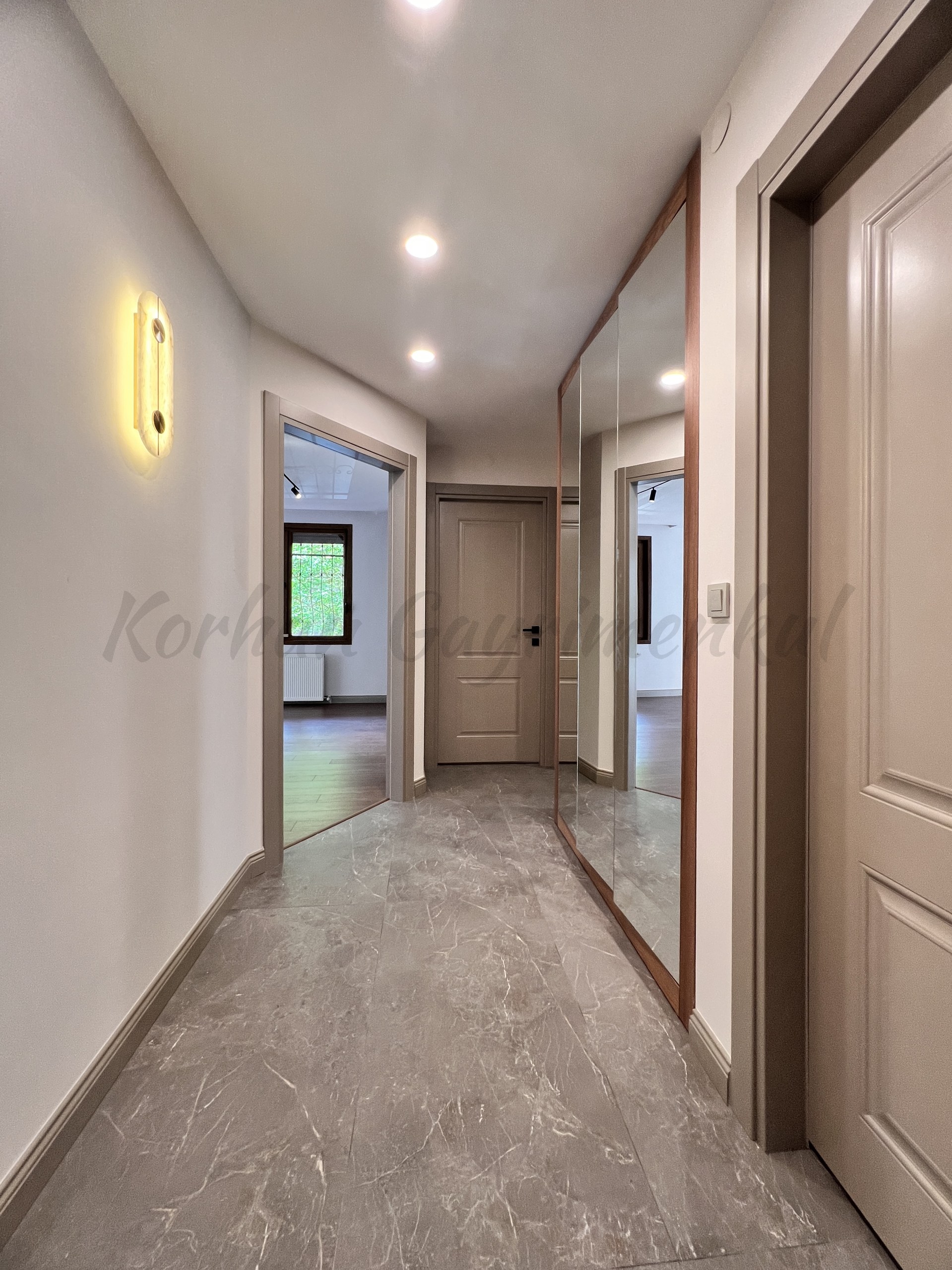 CADDEBOSTAN ÖMERPAŞA CADDESİNE 7. BİNADA EBEVEYN BANYOLU  80M2NET 3+1