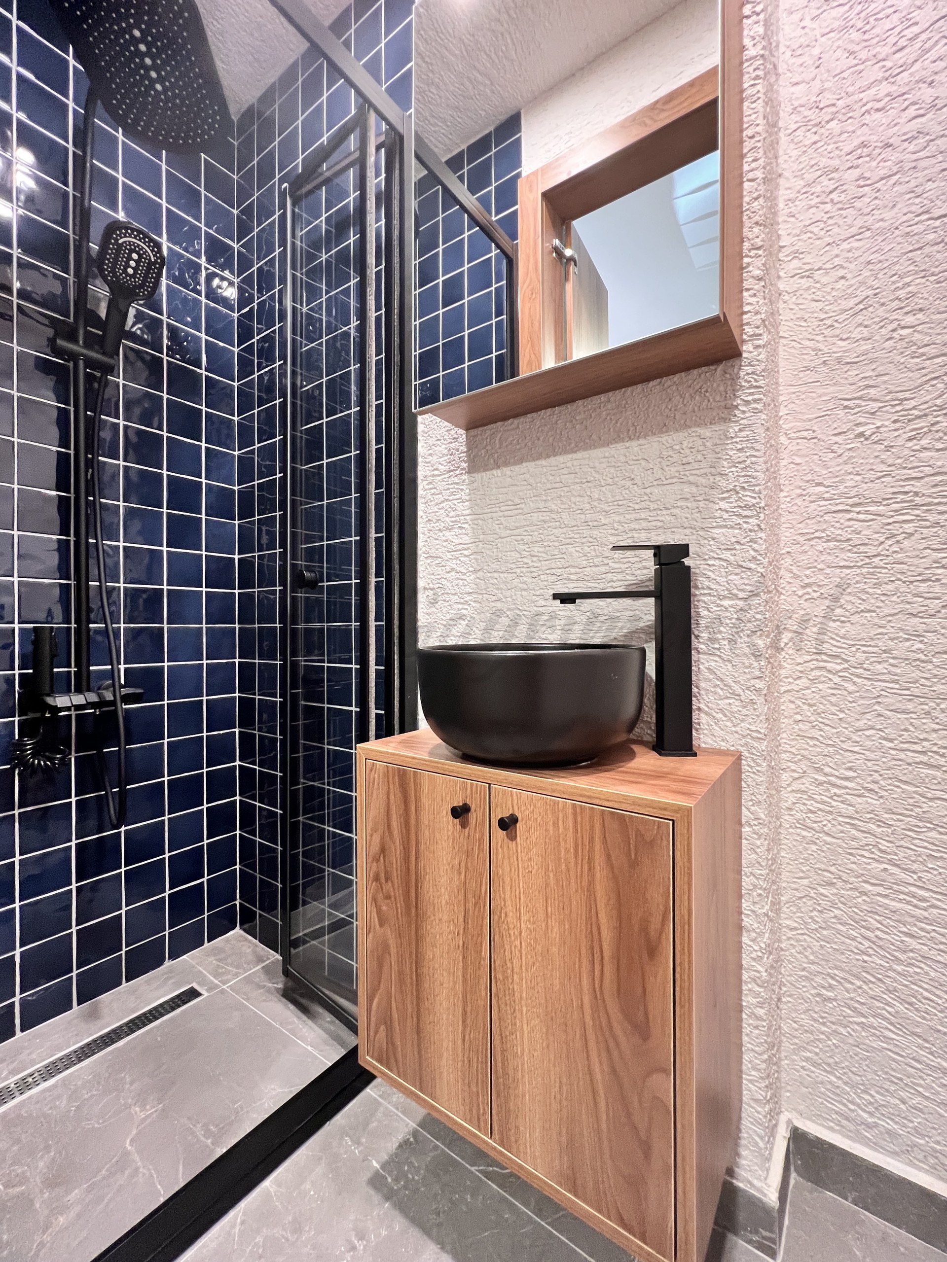 CADDEBOSTAN ÖMERPAŞA CADDESİNE 7. BİNADA EBEVEYN BANYOLU  80M2NET 3+1