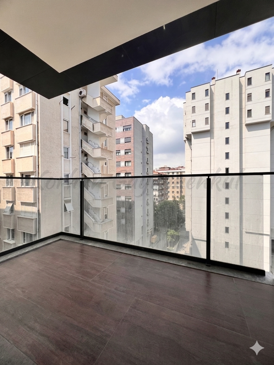 CADDEBOSTAN ÖMERPAŞADA 2024 YAPIMI 115M2 NET 3+1 KATTA TEK BALKONLU EBEVEYNLİ