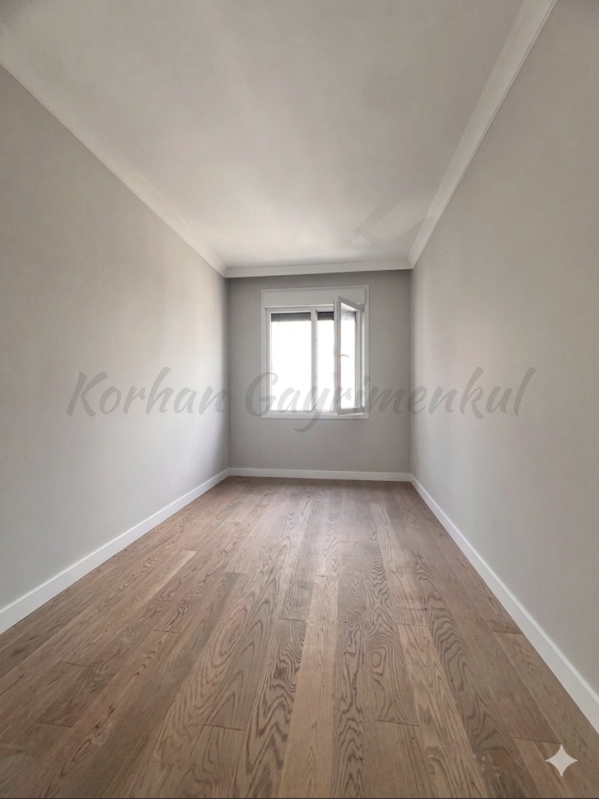 CADDEBOSTAN ÖMERPAŞADA 2024 YAPIMI 115M2 NET 3+1 KATTA TEK BALKONLU EBEVEYNLİ