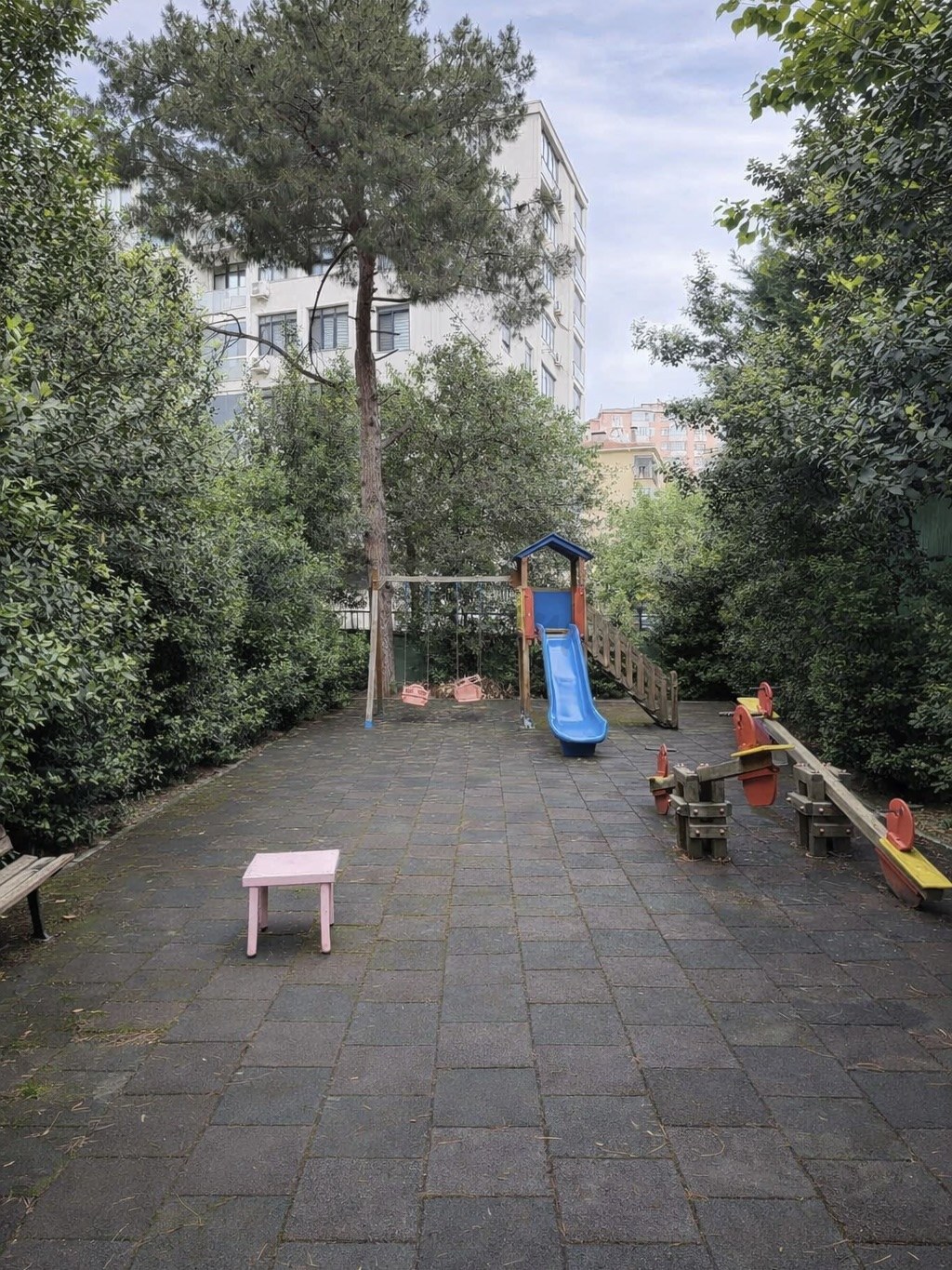 ŞENESENEVLER'İN ENGÜZEL SOKAĞINDA EBEVEYN BANYOLU 75M2 NET 2+1