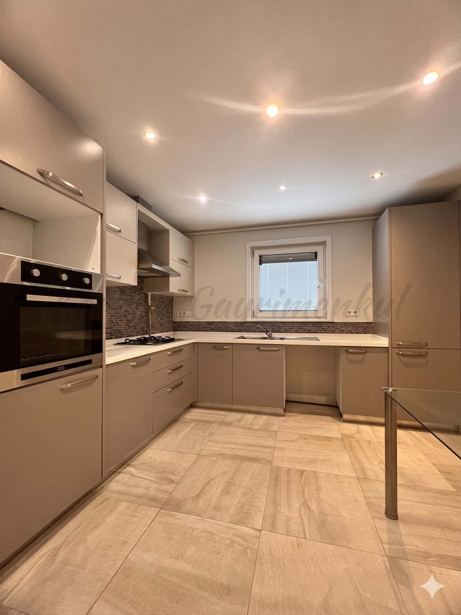 SUADİYE BOSTANCI SINIRINDA 125m2 NET 3+1 BALKONLU EBEVEYNLİ GİYİNME ODALI 10 YILLIK