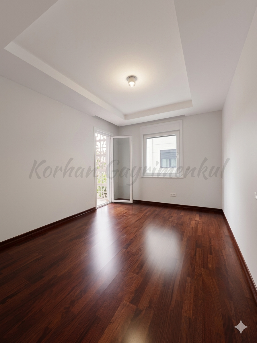SUADİYE BOSTANCI SINIRINDA 125m2 NET 3+1 BALKONLU EBEVEYNLİ GİYİNME ODALI 10 YILLIK