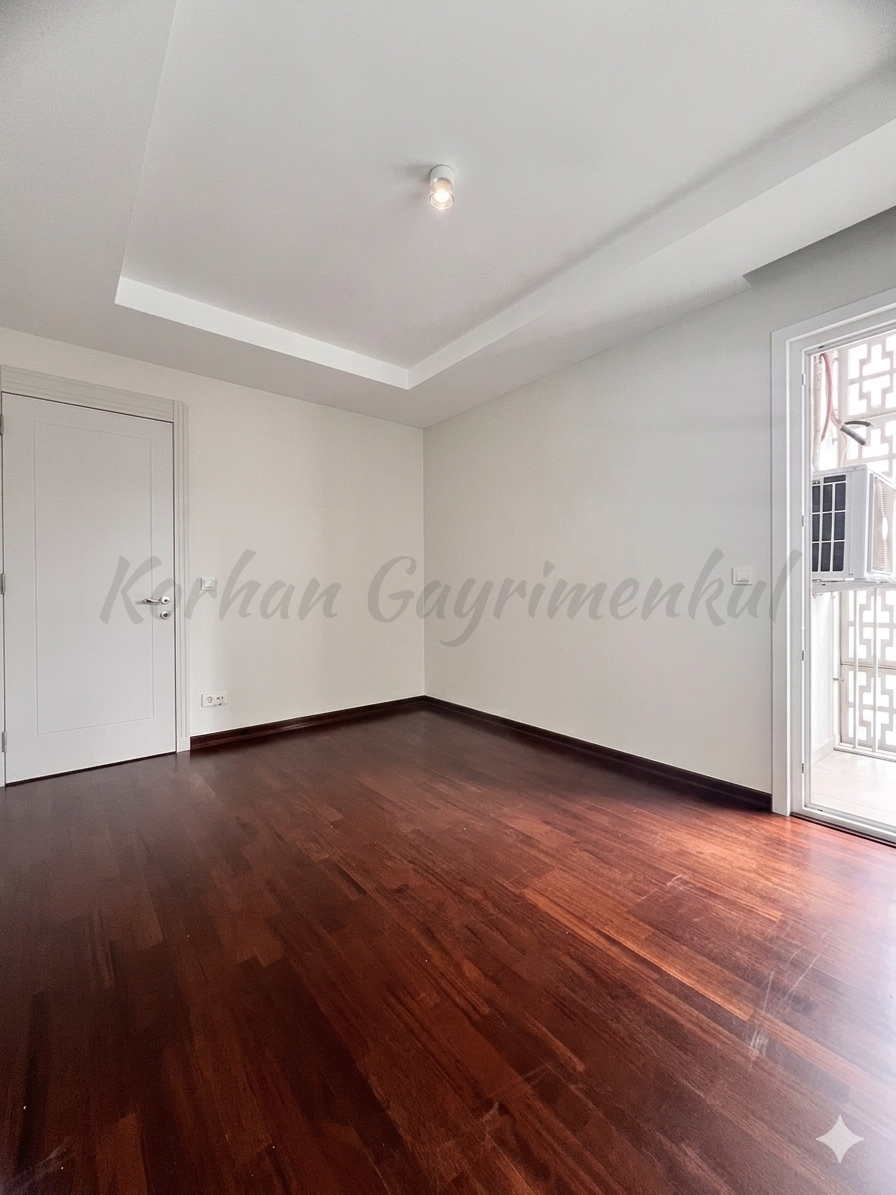 SUADİYE BOSTANCI SINIRINDA 125m2 NET 3+1 BALKONLU EBEVEYNLİ GİYİNME ODALI 10 YILLIK