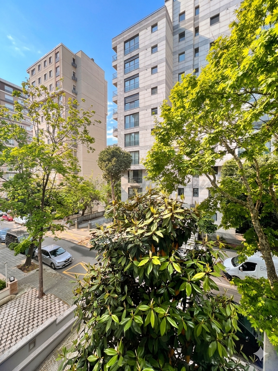 SUADİYE BOSTANCI SINIRINDA 125m2 NET 3+1 BALKONLU EBEVEYNLİ GİYİNME ODALI 10 YILLIK