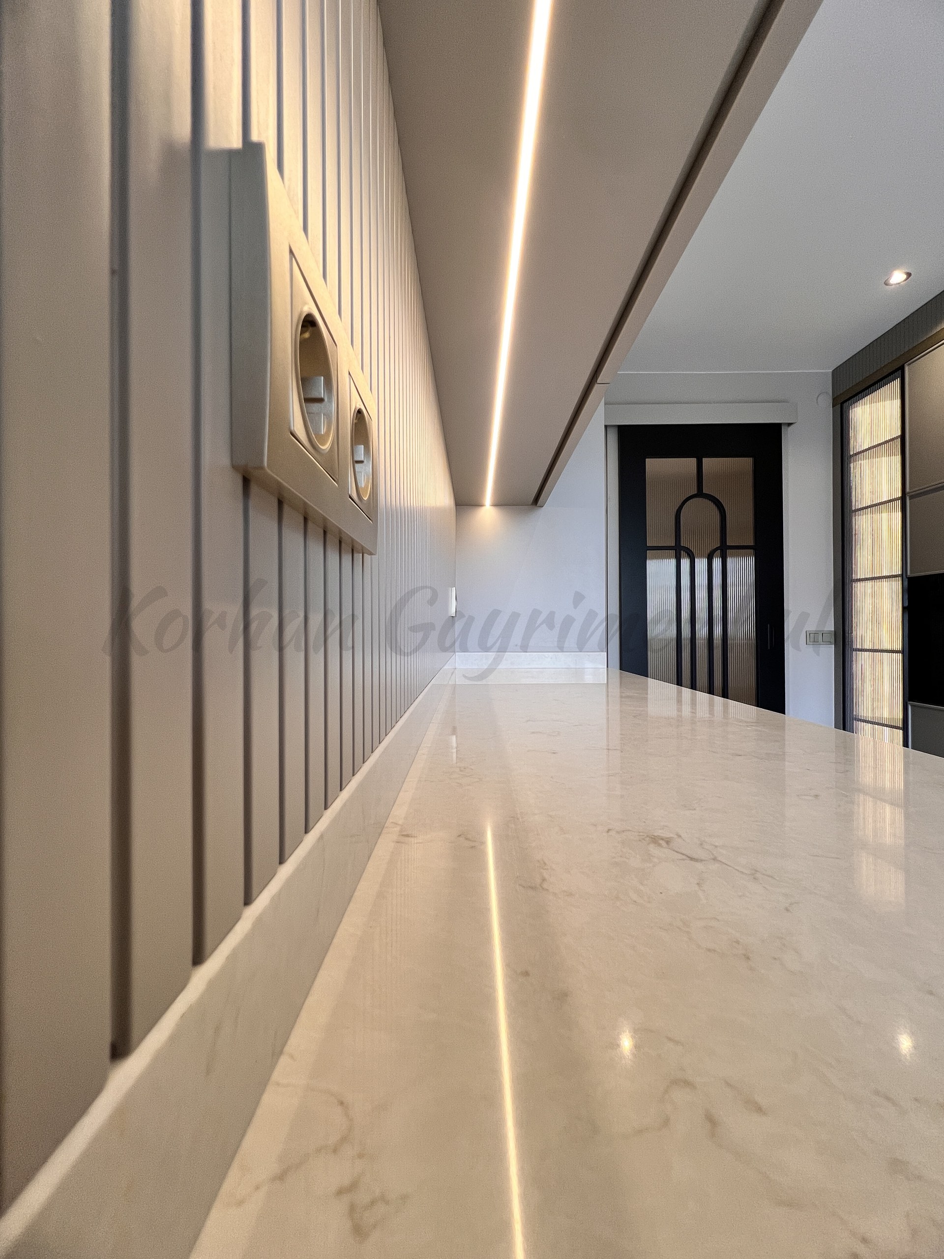 KOZYATAĞININ İKON SİTESİ IŞIKLAR 1 DE 170m2 NET 3+1 ÖZEL DEKORLU