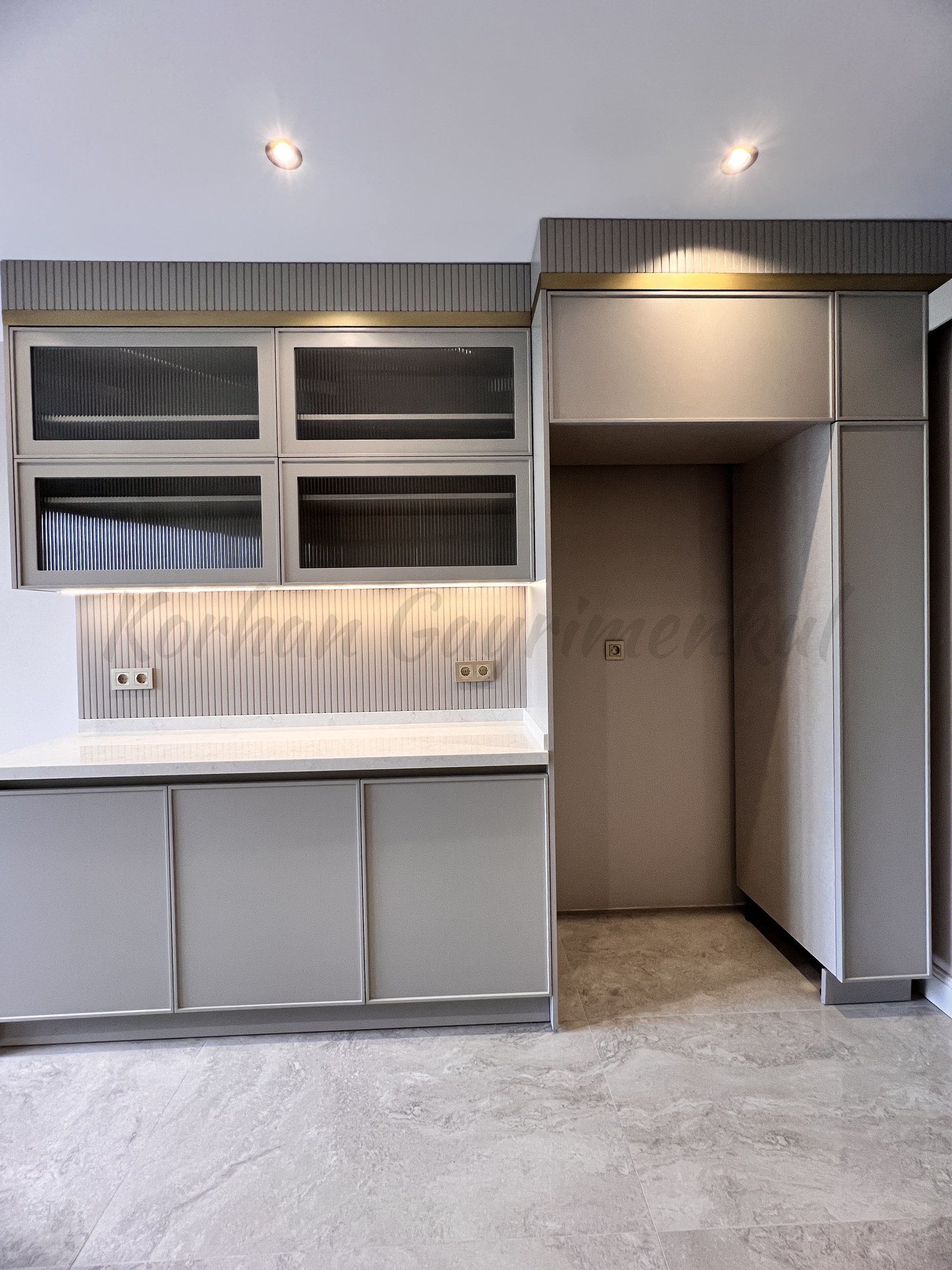 KOZYATAĞININ İKON SİTESİ IŞIKLAR 1 DE 170m2 NET 3+1 ÖZEL DEKORLU