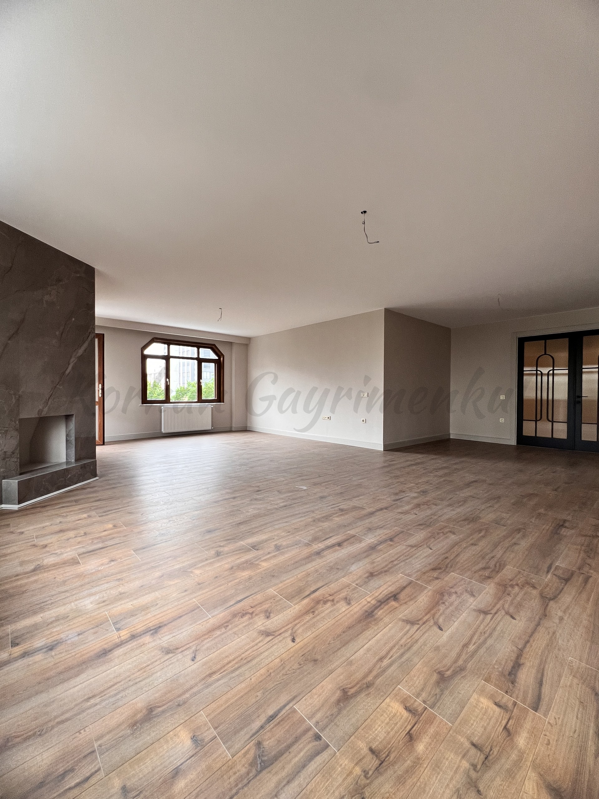 KOZYATAĞININ İKON SİTESİ IŞIKLAR 1 DE 170m2 NET 3+1 ÖZEL DEKORLU