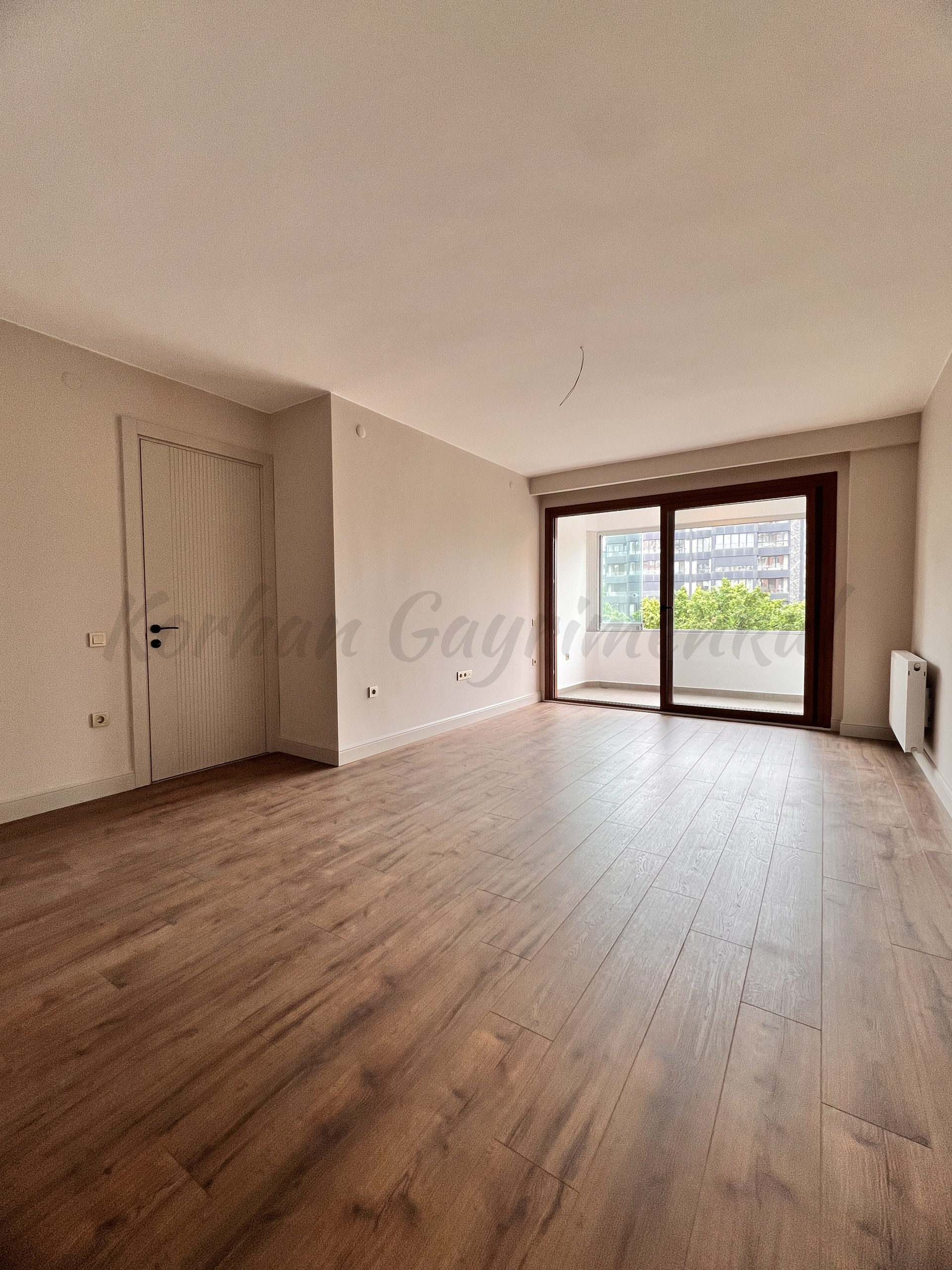 KOZYATAĞININ İKON SİTESİ IŞIKLAR 1 DE 170m2 NET 3+1 ÖZEL DEKORLU