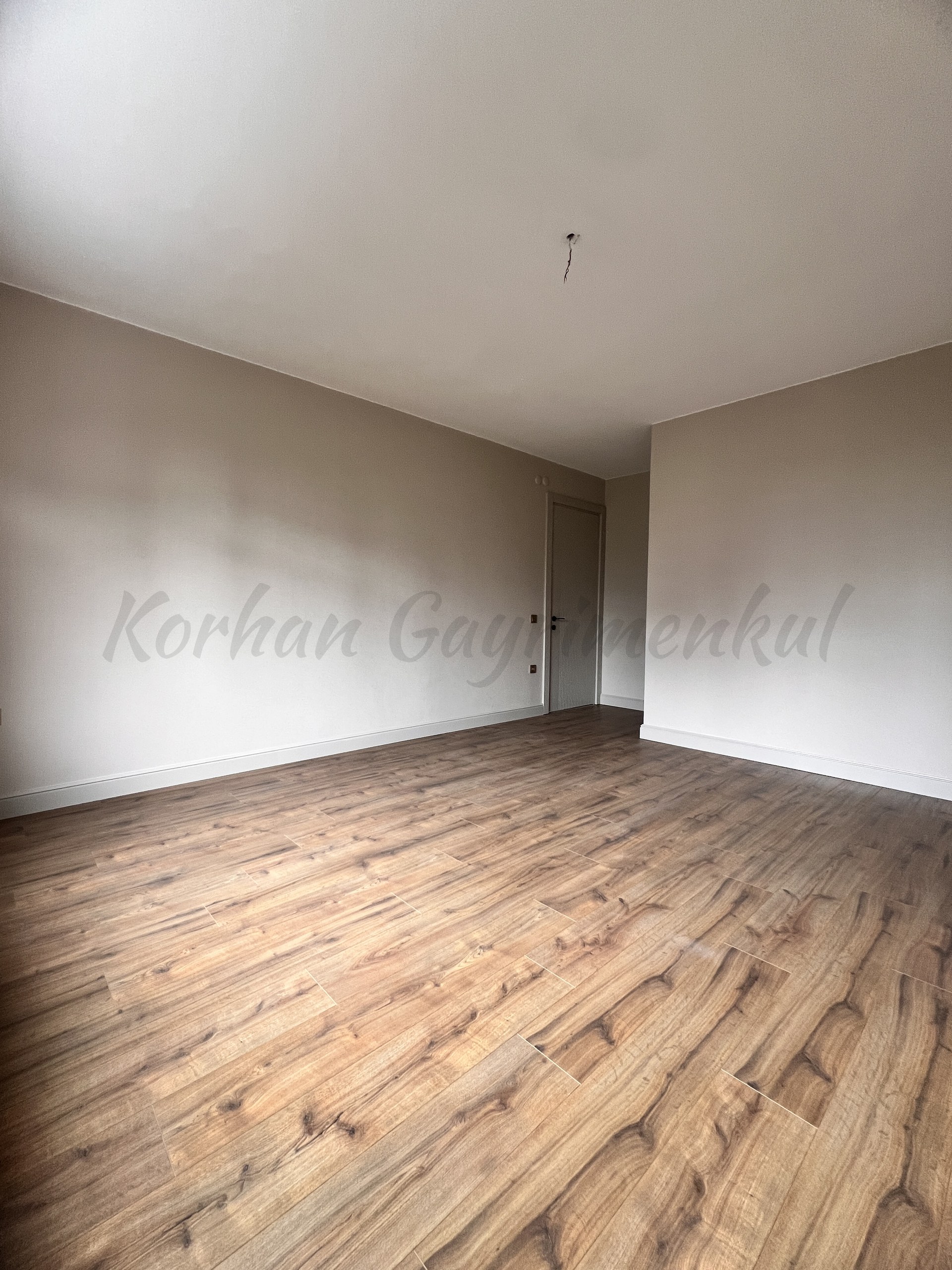KOZYATAĞININ İKON SİTESİ IŞIKLAR 1 DE 170m2 NET 3+1 ÖZEL DEKORLU