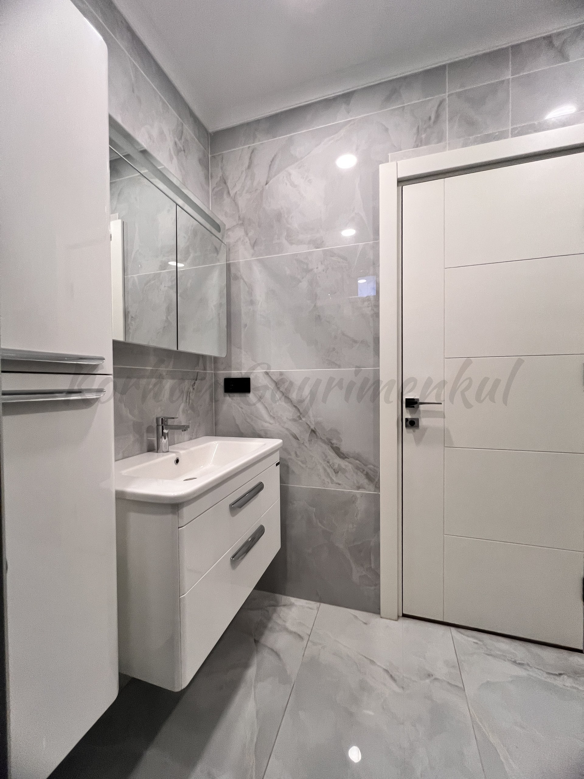 SUADİYENİN TAM ŞAŞKINBAKKAL SINIRINDA ANATOLYA’YA YAKIN 180m2 BRÜT 145m2 NET 4+1 SIFIR