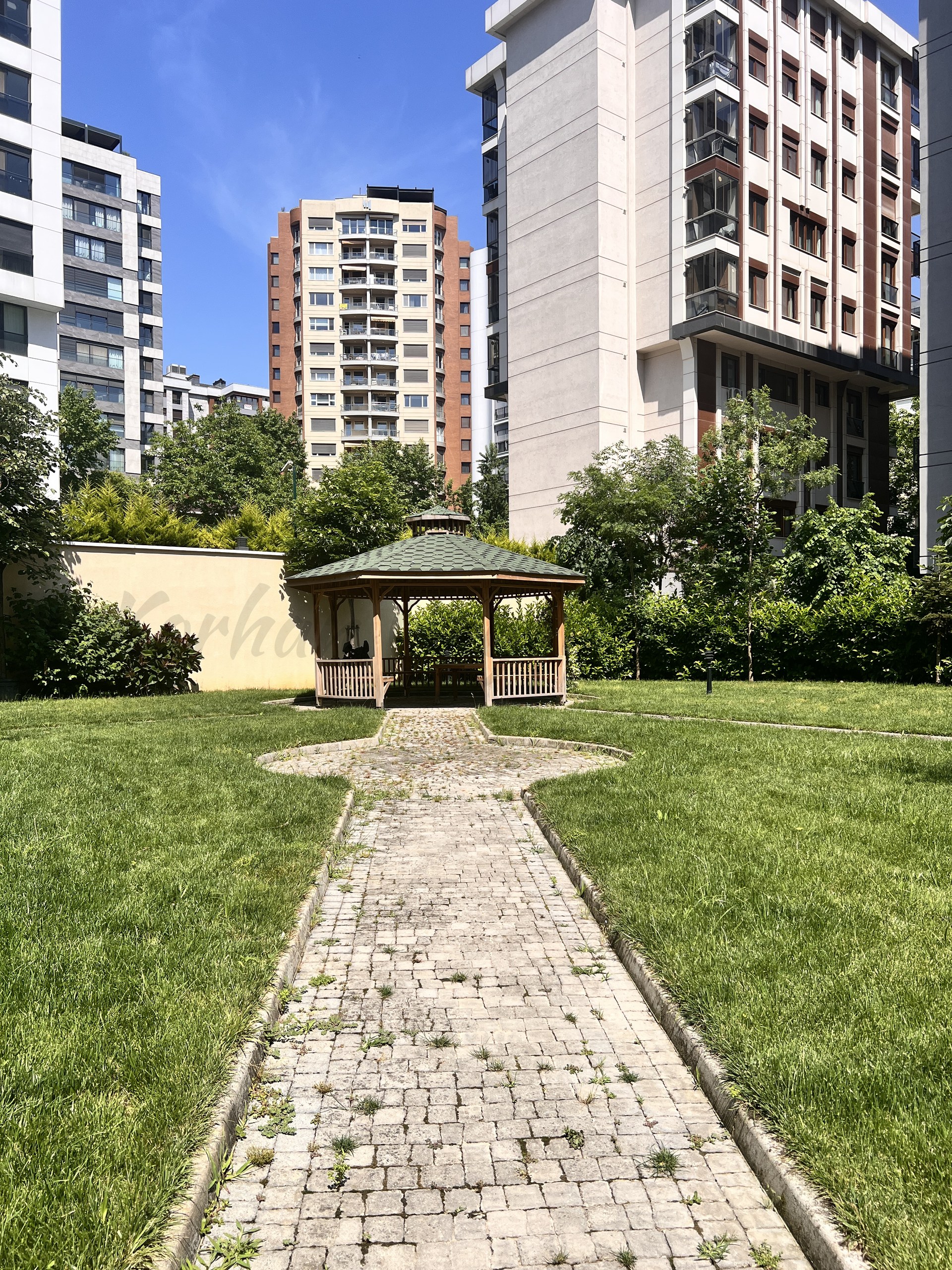 ERENKÖY ETHEMEFENDİ BAĞDAT’A KOMŞU BALKONDAN DENİZ GÖRÜR 165m2 BRÜT 135m2 NET 4+1