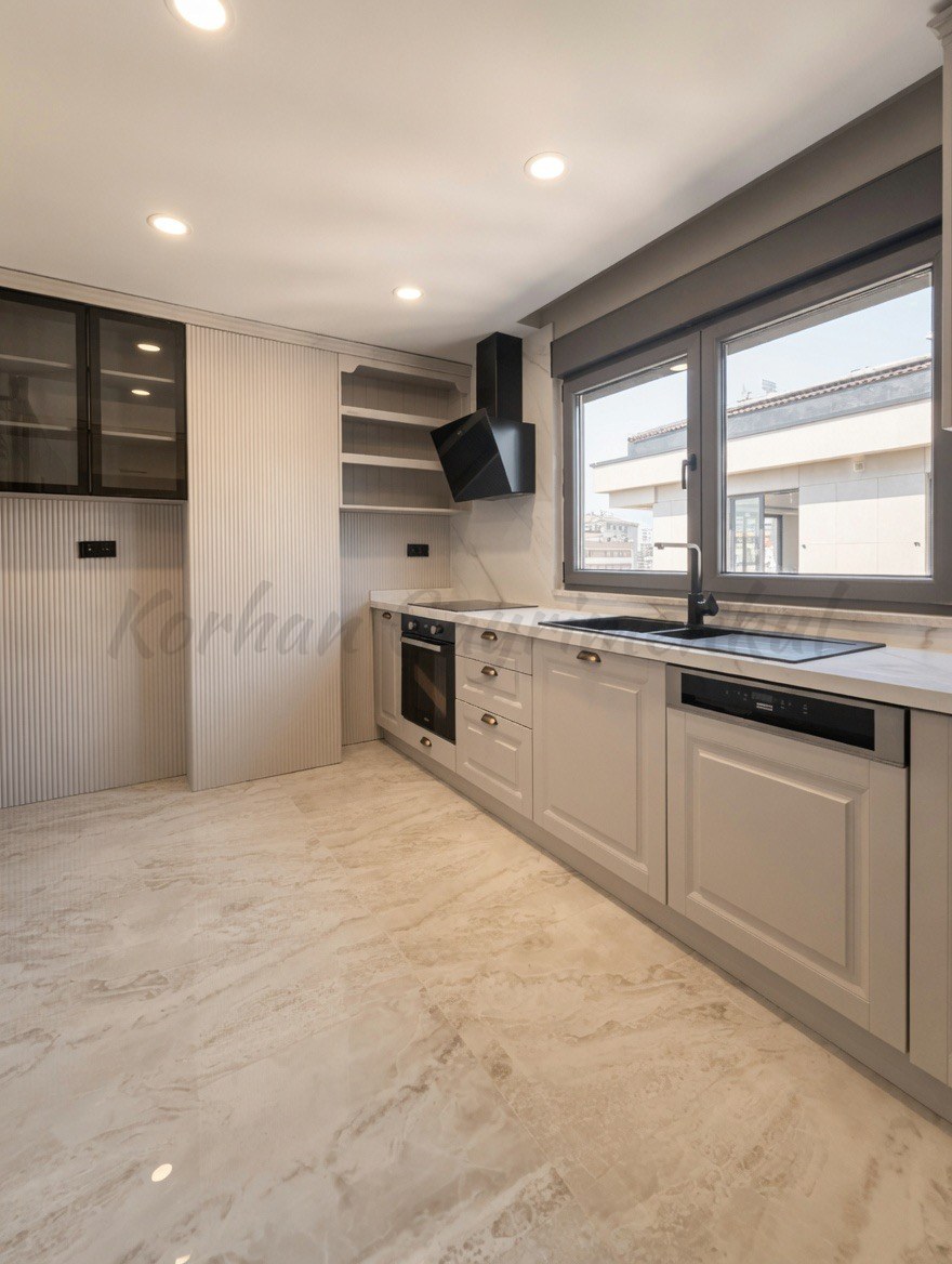 ERENKÖY ETHEMEFENDİ BAĞDAT’A KOMŞU BALKONDAN DENİZ GÖRÜR 165m2 BRÜT 135m2 NET 4+1