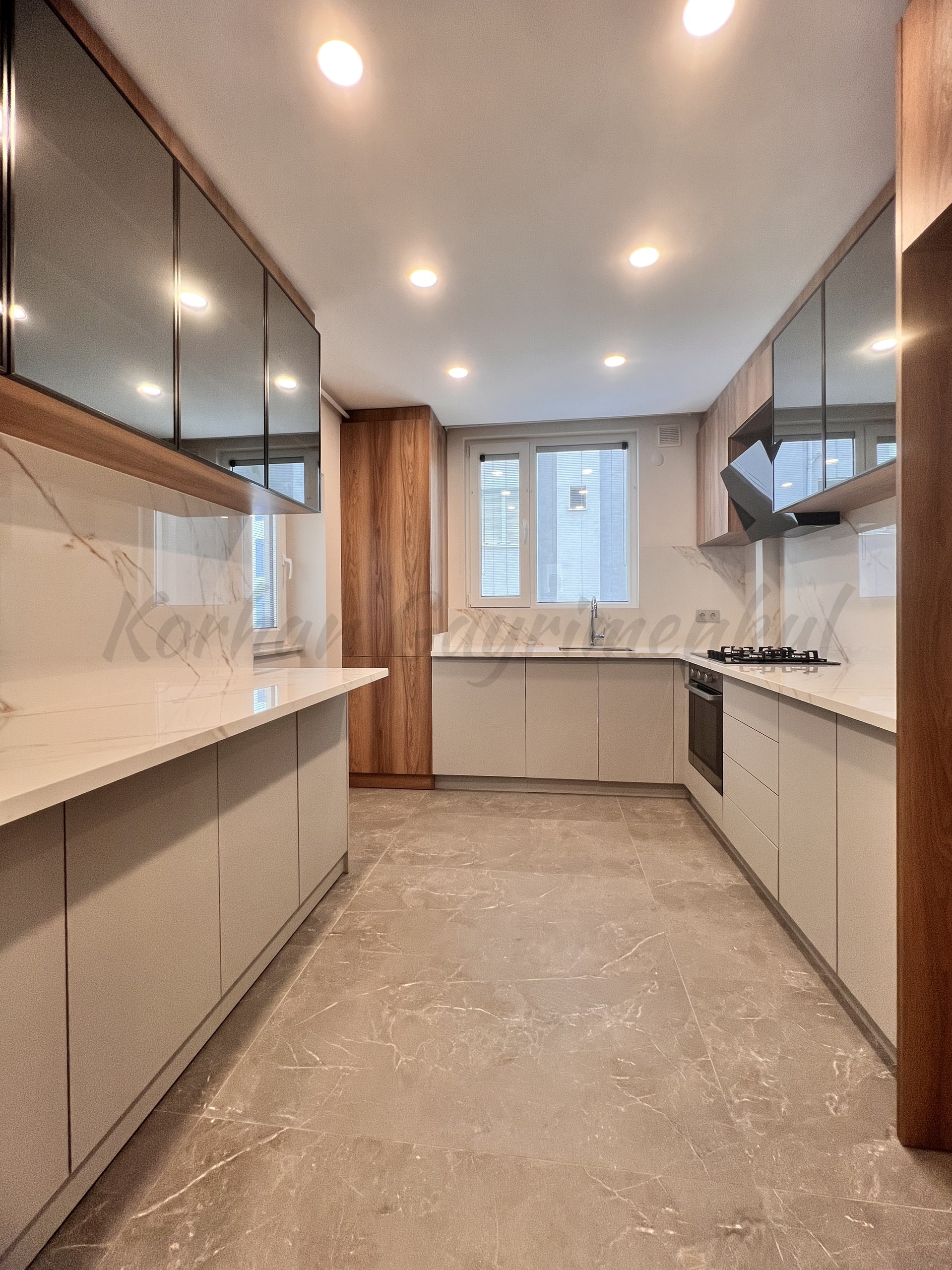 SUADİYE FERİDE GEÇİDİ SOKAĞINDA 7 YILLIK BİNADA 130m2 3+1 EBEVEYNLİ SÜPERLÜX