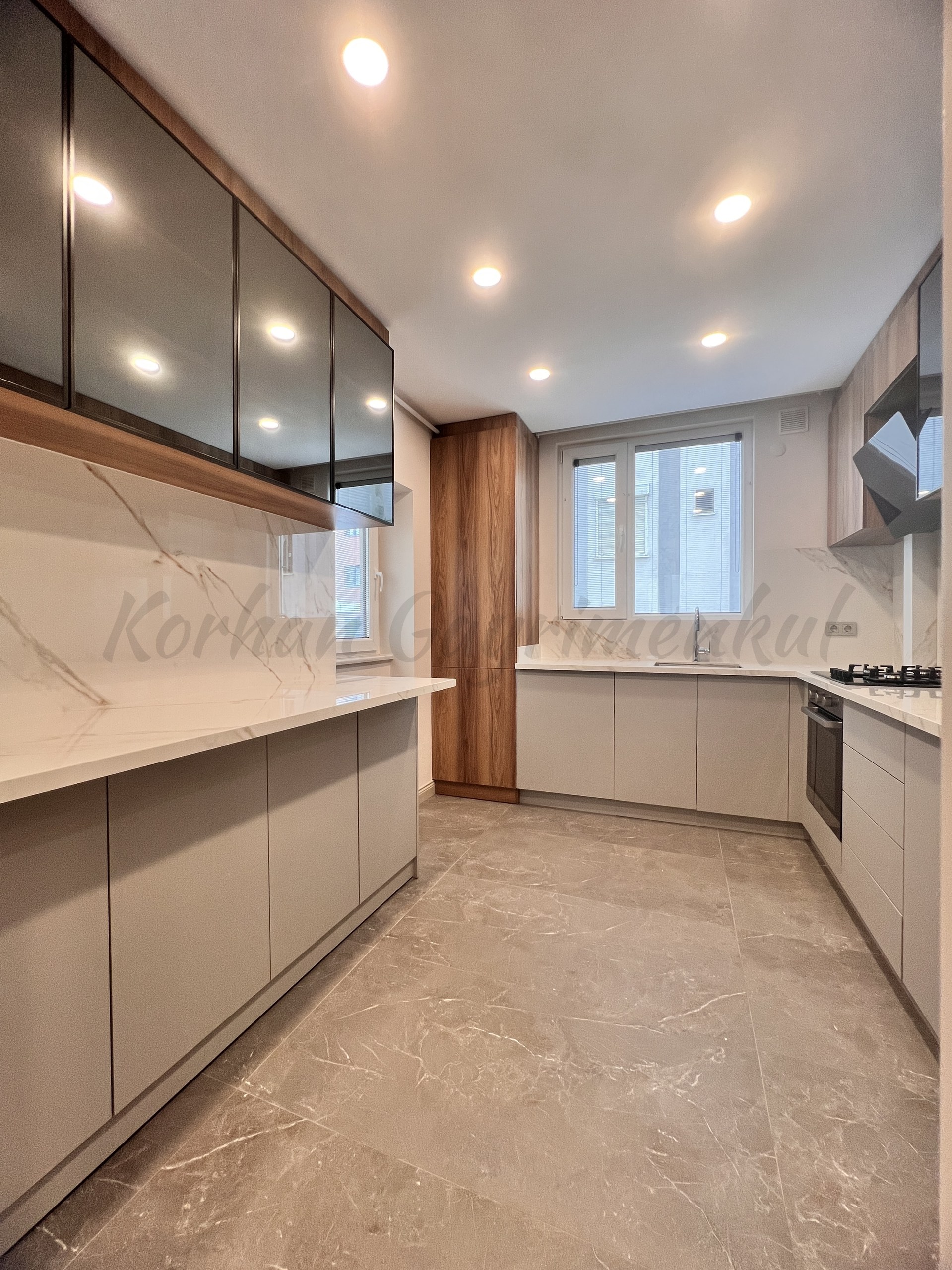 SUADİYE FERİDE GEÇİDİ SOKAĞINDA 7 YILLIK BİNADA 130m2 3+1 EBEVEYNLİ SÜPERLÜX