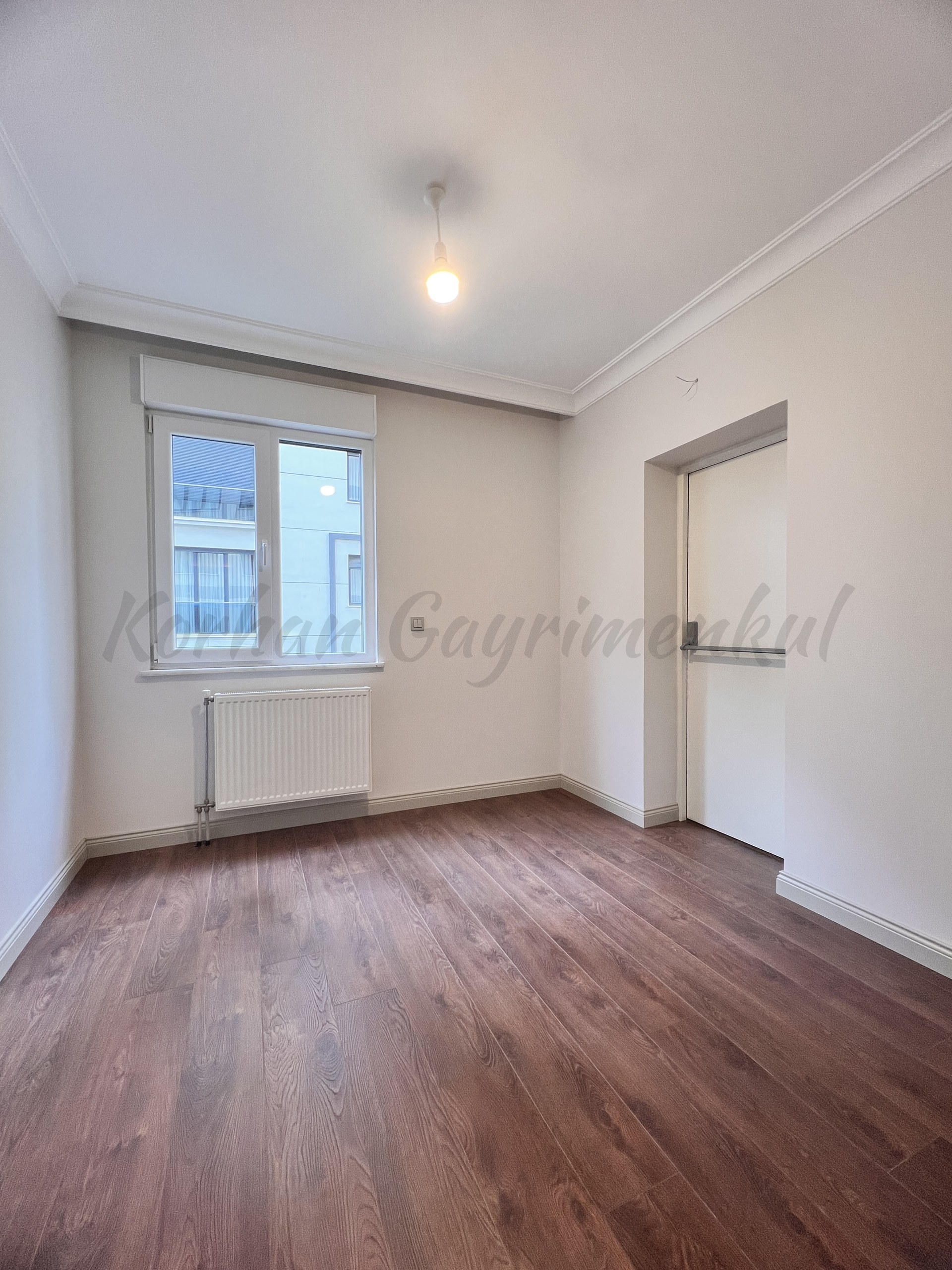 SUADİYE FERİDE GEÇİDİ SOKAĞINDA 7 YILLIK BİNADA 130m2 3+1 EBEVEYNLİ SÜPERLÜX