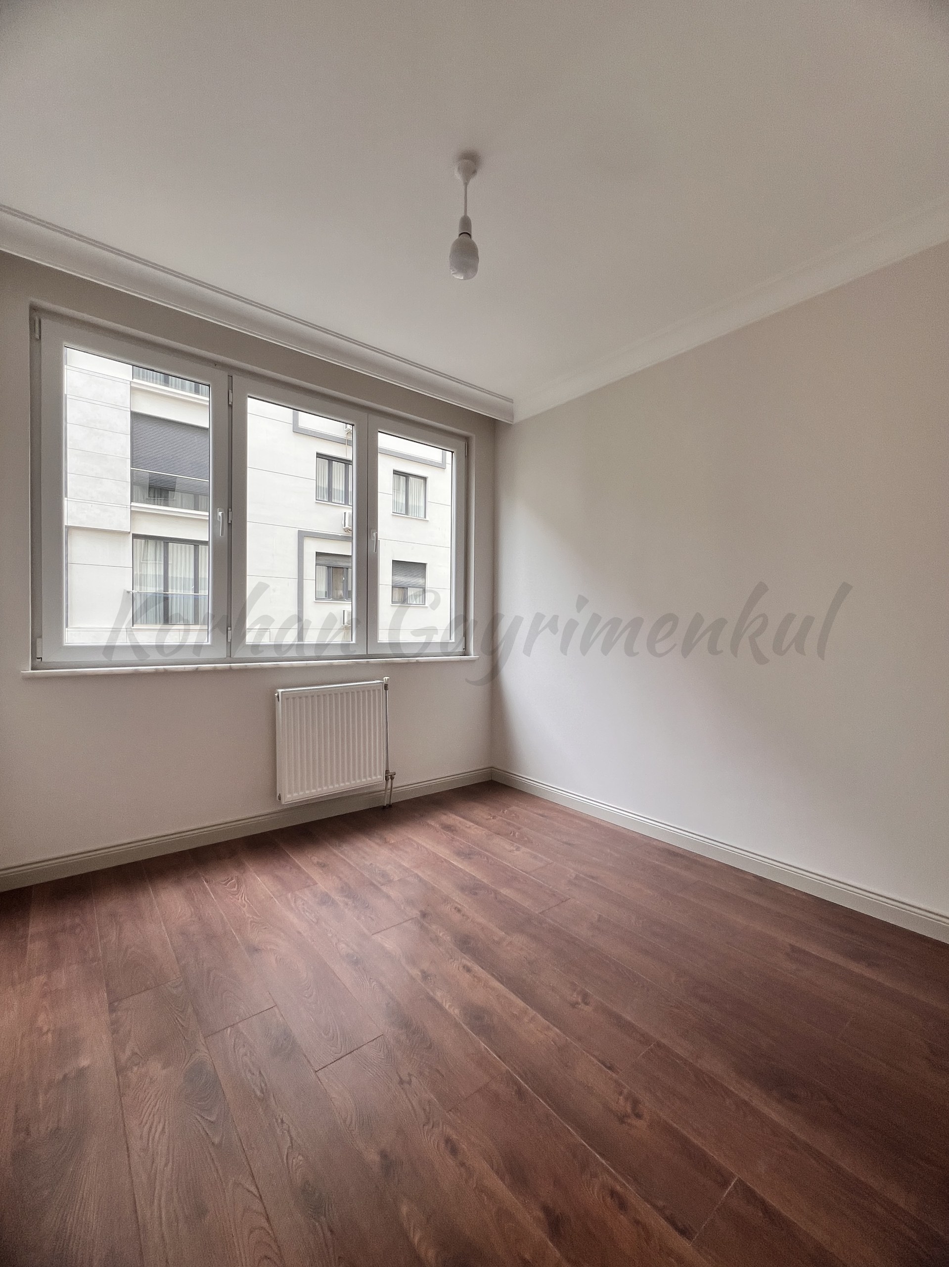 SUADİYE FERİDE GEÇİDİ SOKAĞINDA 7 YILLIK BİNADA 130m2 3+1 EBEVEYNLİ SÜPERLÜX