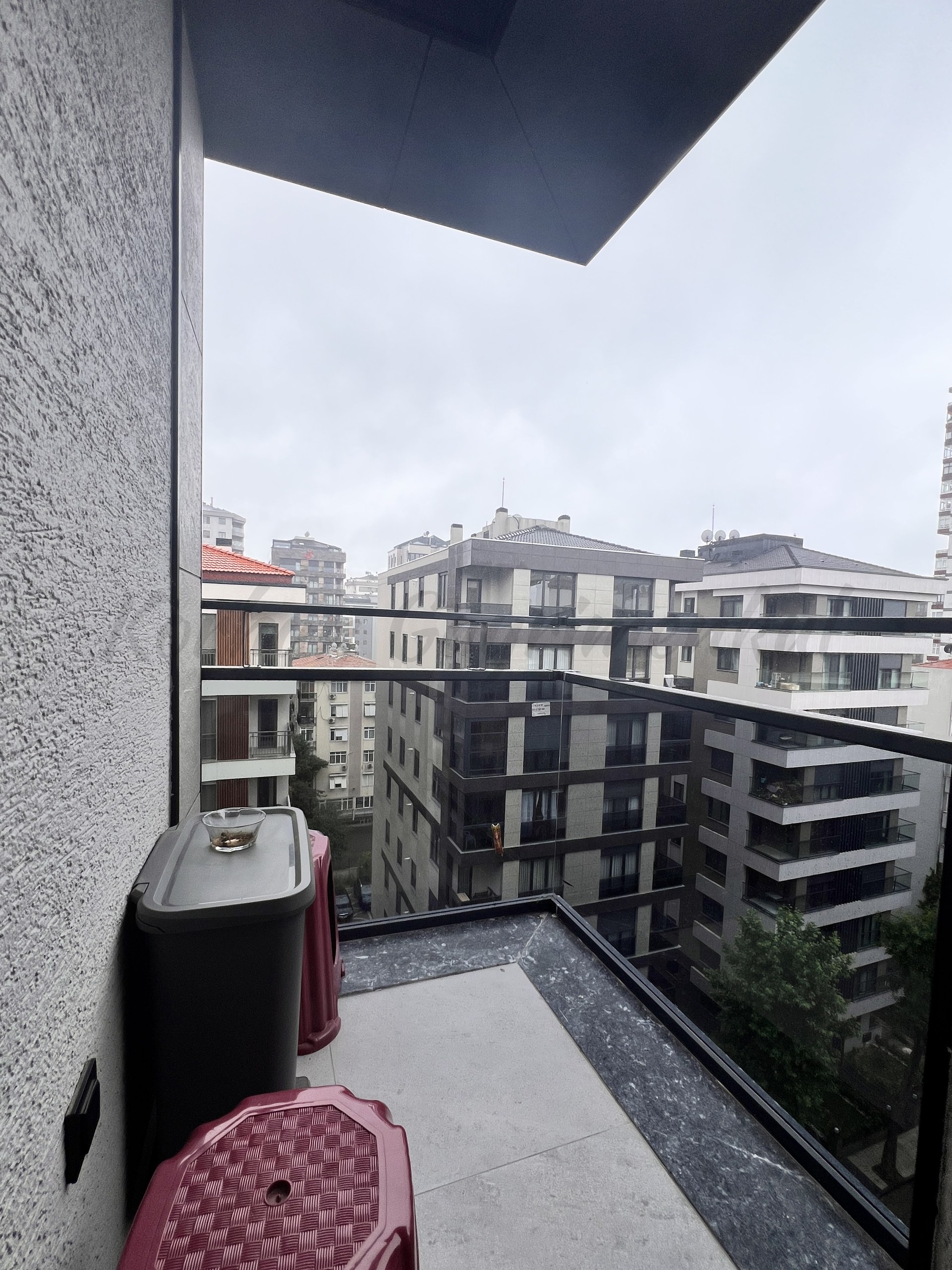 CADDEBOSTAN BAĞDAT CADDESİNE İLK PARALELDE 130M2 BRÜT 3+1 BALKONLU ENEVEYN BANYOLU (YERi HAZIR)