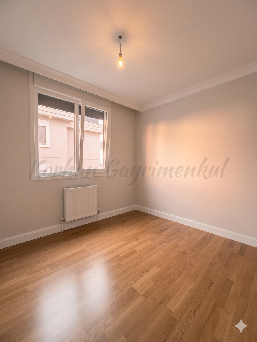 CADDEBOSTAN BAĞDAT CADDESİNE İLK PARALELDE 130M2 BRÜT 3+1 BALKONLU ENEVEYN BANYOLU (YERi HAZIR)