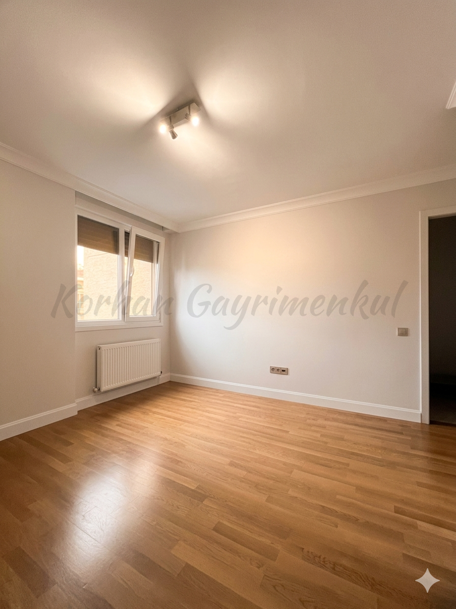CADDEBOSTAN BAĞDAT CADDESİNE İLK PARALELDE 130M2 BRÜT 3+1 BALKONLU ENEVEYN BANYOLU (YERi HAZIR)