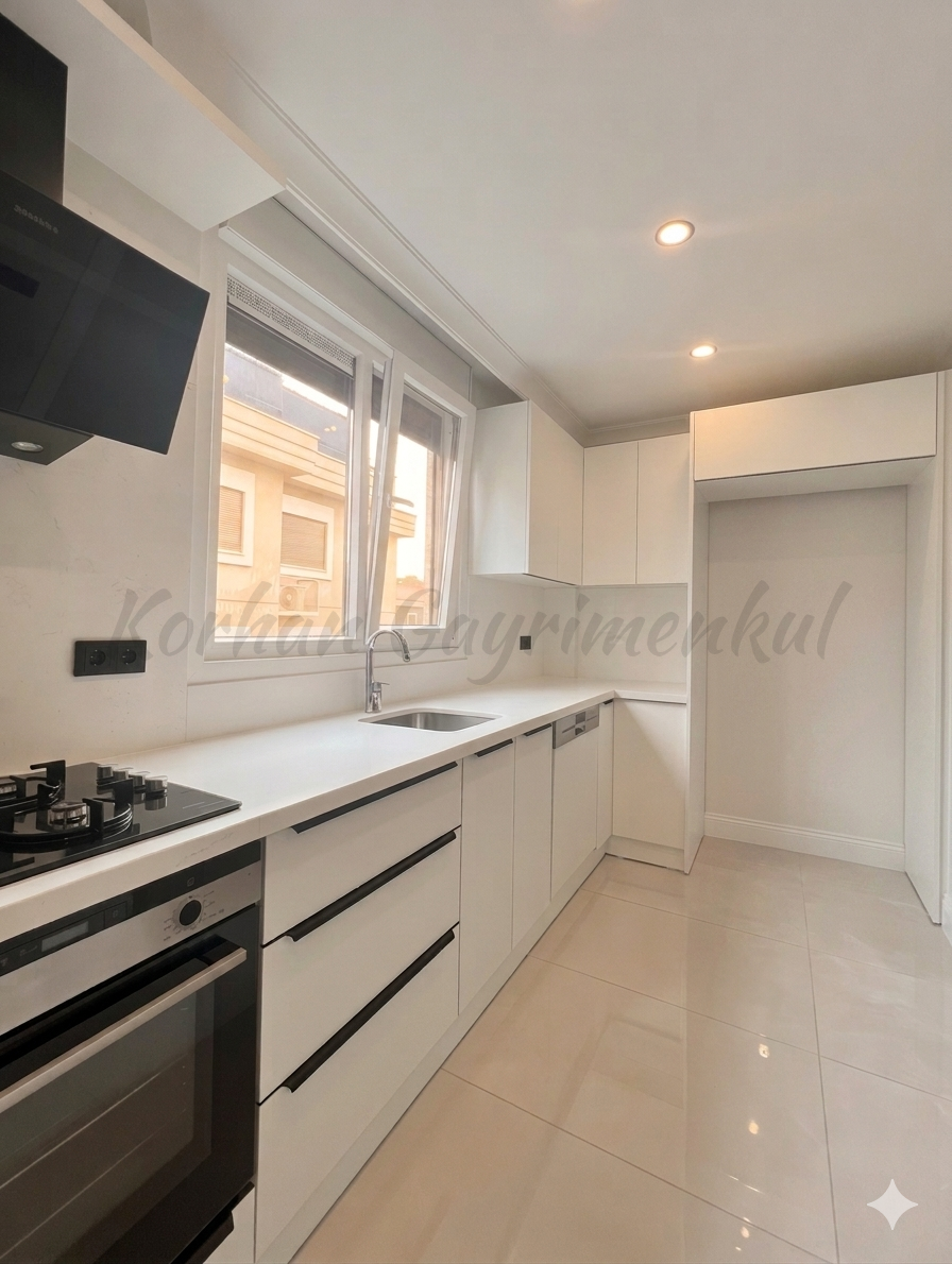 CADDEBOSTAN BAĞDAT CADDESİNE İLK PARALELDE 130M2 BRÜT 3+1 BALKONLU ENEVEYN BANYOLU (YERi HAZIR)