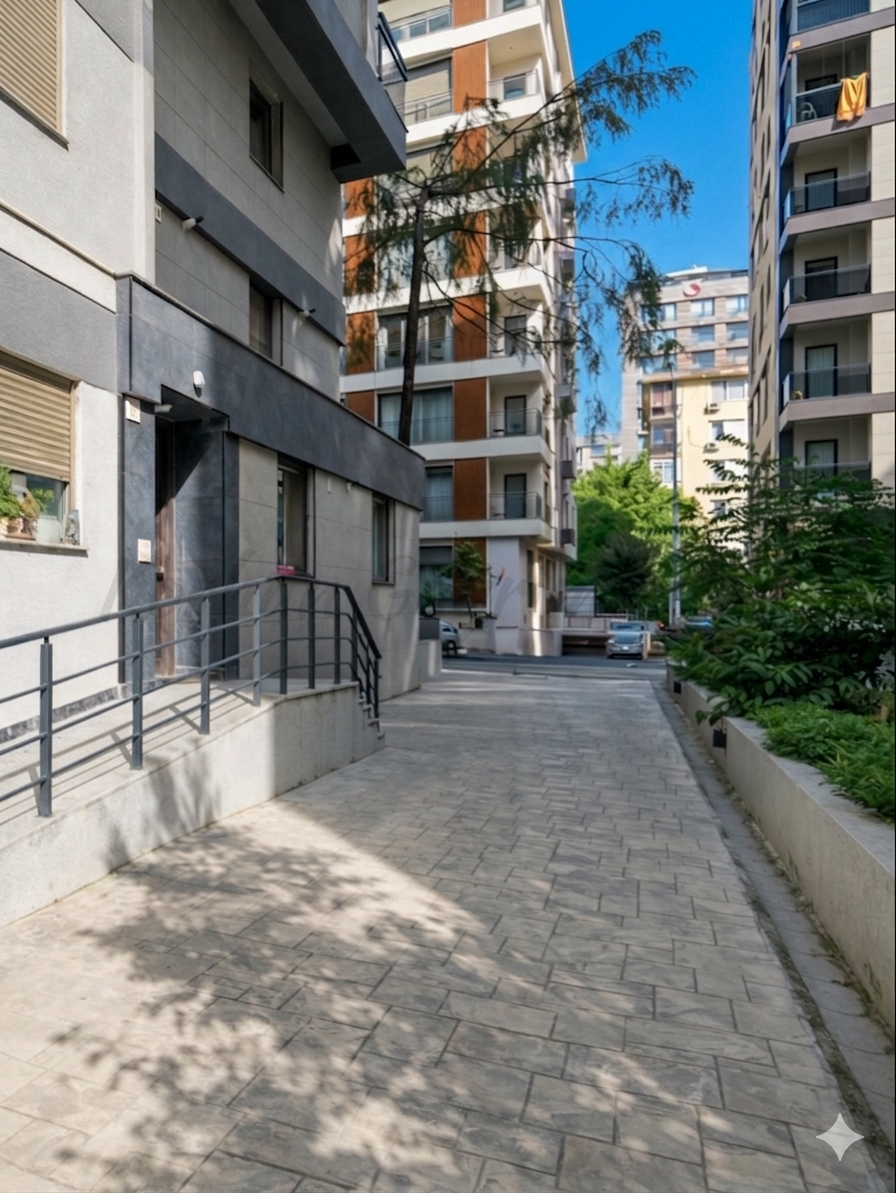 CADDEBOSTAN BAĞDAT CADDESİNE İLK PARALELDE 130M2 BRÜT 3+1 BALKONLU ENEVEYN BANYOLU (YERi HAZIR)