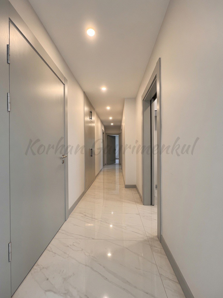 CADDEBOSTAN SAHİLDE BALKONLU 104M2 NET 3+1 SIFIR