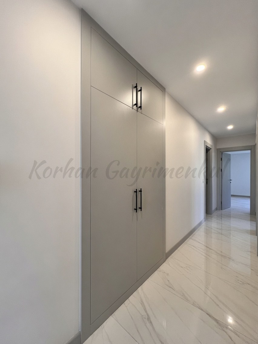 CADDEBOSTAN SAHİLDE BALKONLU 104M2 NET 3+1 SIFIR