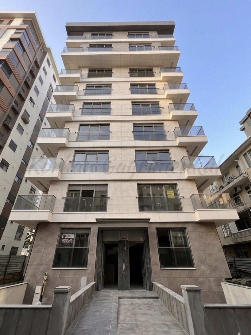 CADDEBOSTAN SAHİLDE BALKONLU 104M2 NET 3+1 SIFIR