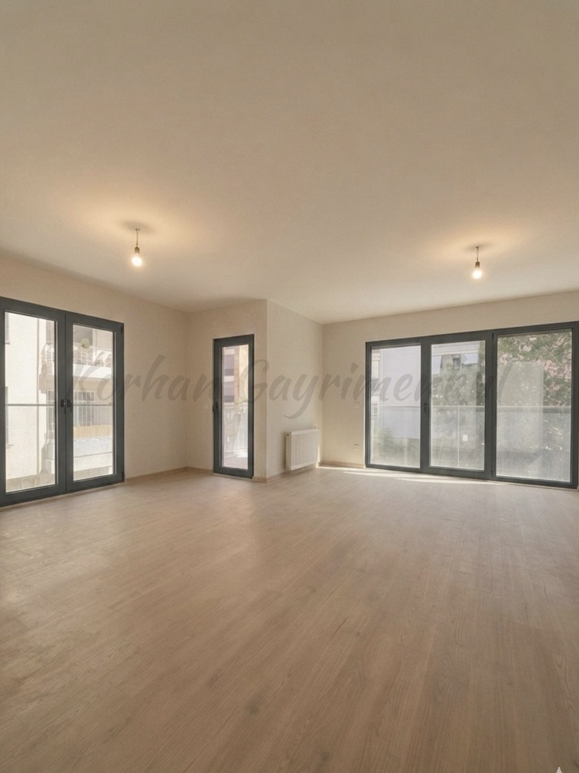 CADDEBOSTAN SAHİLDE BALKONLU 104M2 NET 3+1 SIFIR