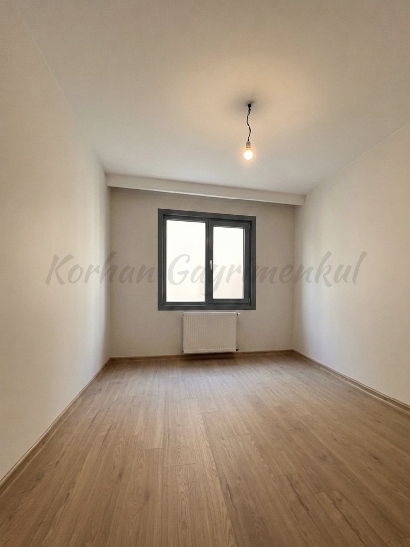 CADDEBOSTAN SAHİLDE BALKONLU 104M2 NET 3+1 SIFIR