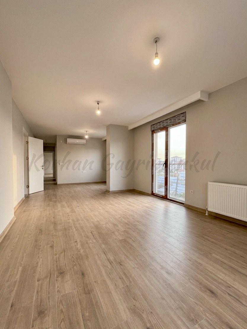 CADDEBOSTAN SAHİLDE EBEVEYN BANYOLU 86M2 NET 2+1 SIFIR