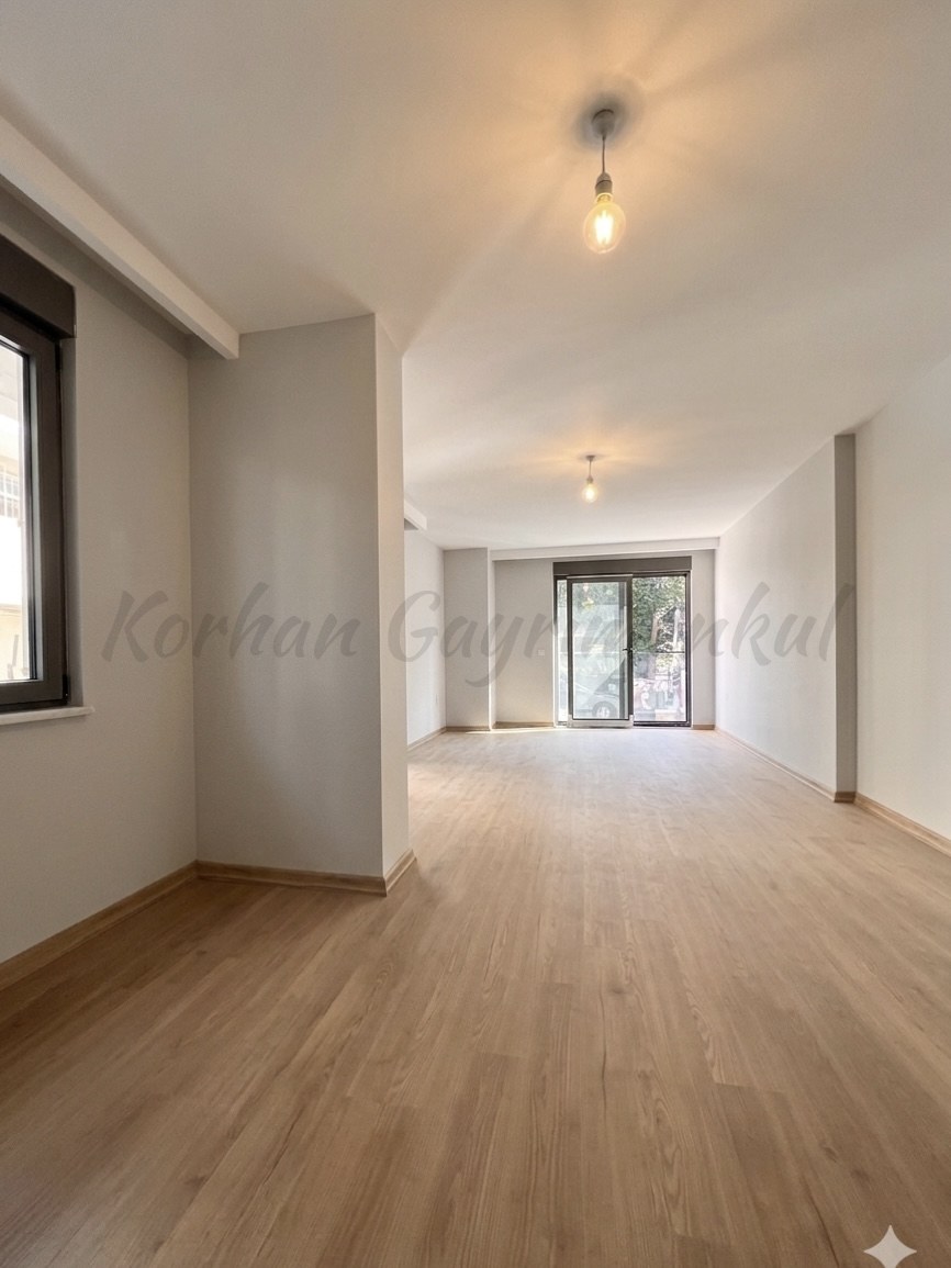 CADDEBOSTAN SAHİLDE EBEVEYN BANYOLU 86M2 NET 2+1 SIFIR