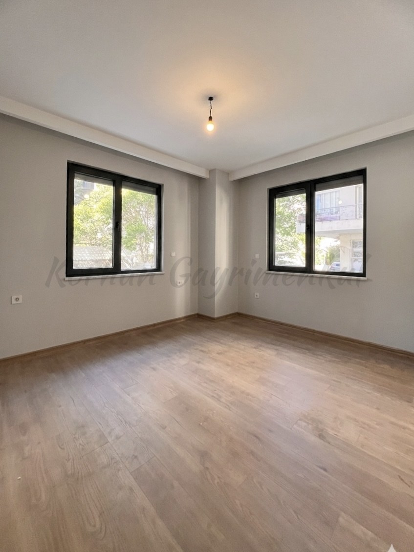 CADDEBOSTAN SAHİLDE EBEVEYN BANYOLU 86M2 NET 2+1 SIFIR