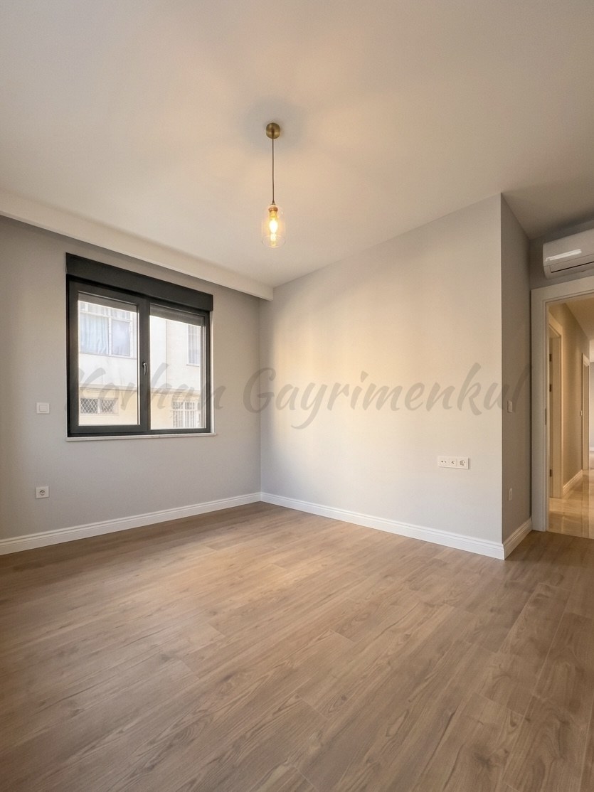 CADDEBOSTAN SAHİLDE EBEVEYN BANYOLU 86M2 NET 2+1 SIFIR