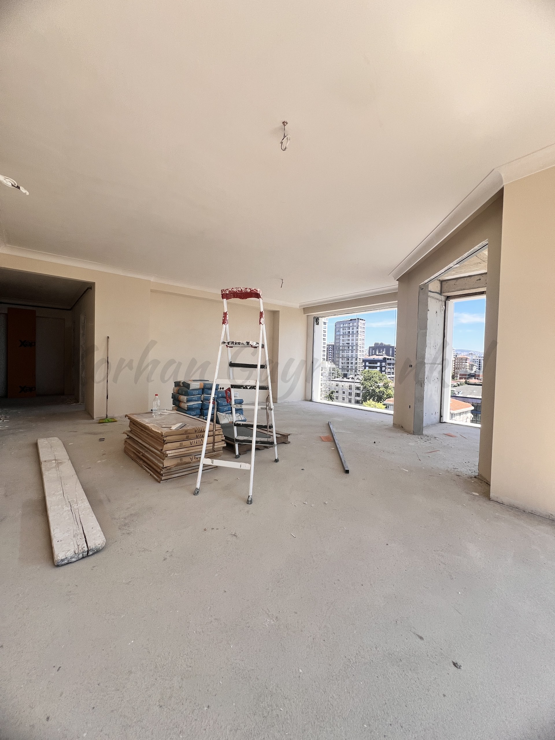 SUADİYE SAHİLDE DENİZ MANZARALI 138M2 NET 4+1 SIFIR
