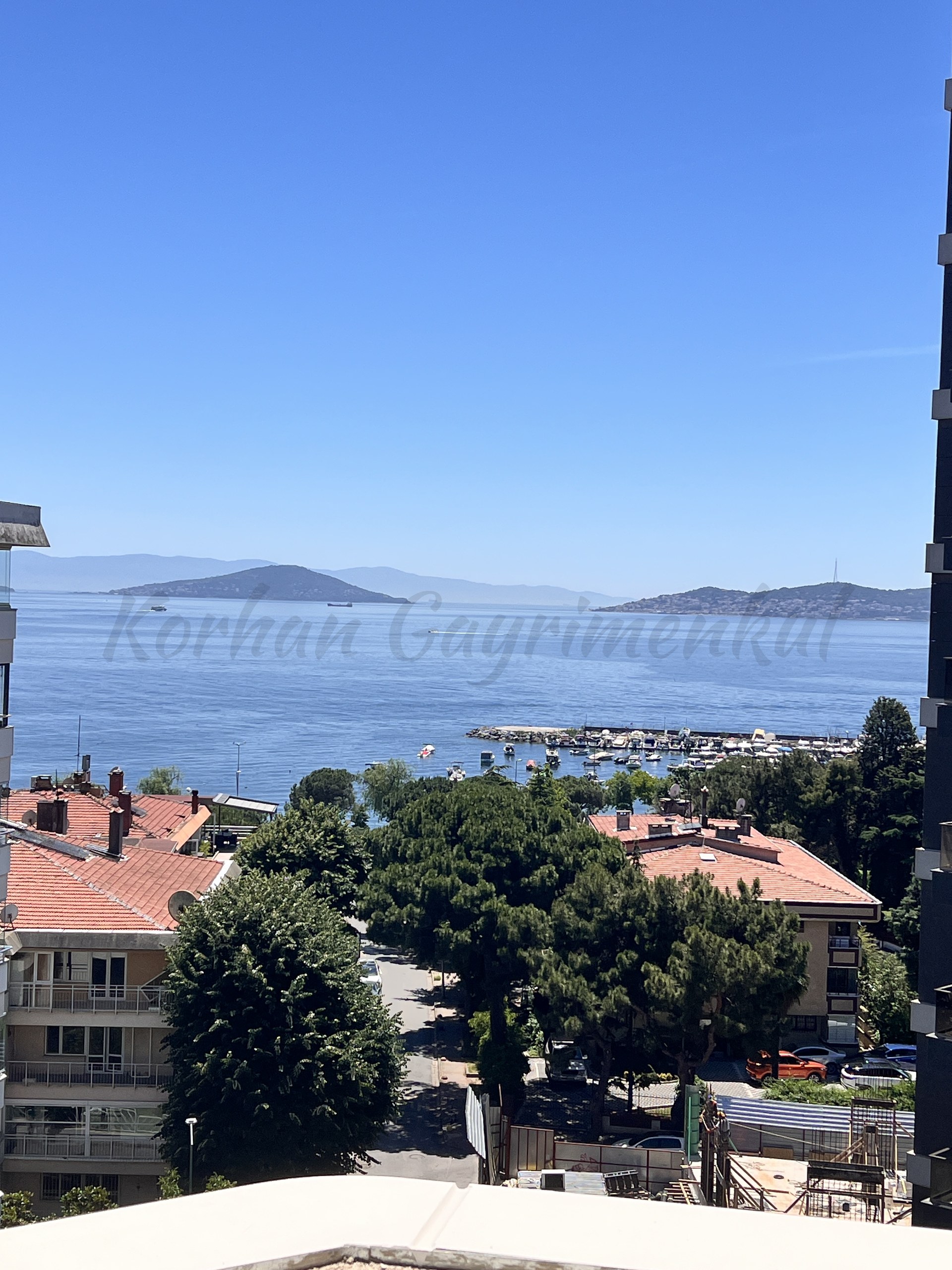 SUADİYE SAHİLDE DENİZ MANZARALI 138M2 NET 4+1 SIFIR