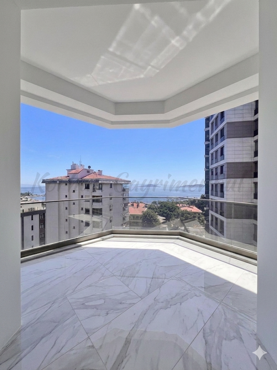 SUADİYE SAHİLDE DENİZ MANZARALI 138M2 NET 4+1 SIFIR