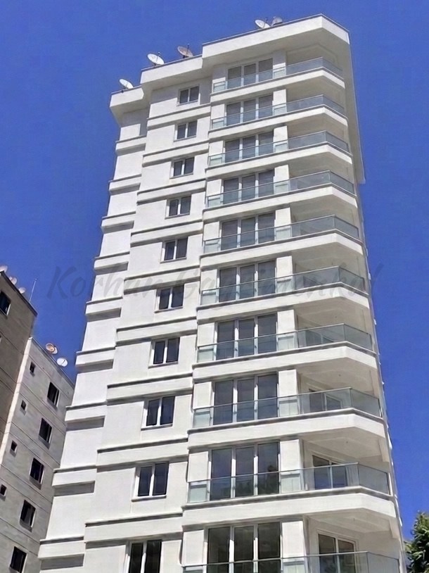 SUADİYE SAHİLDE DENİZ MANZARALI 138M2 NET 4+1 SIFIR