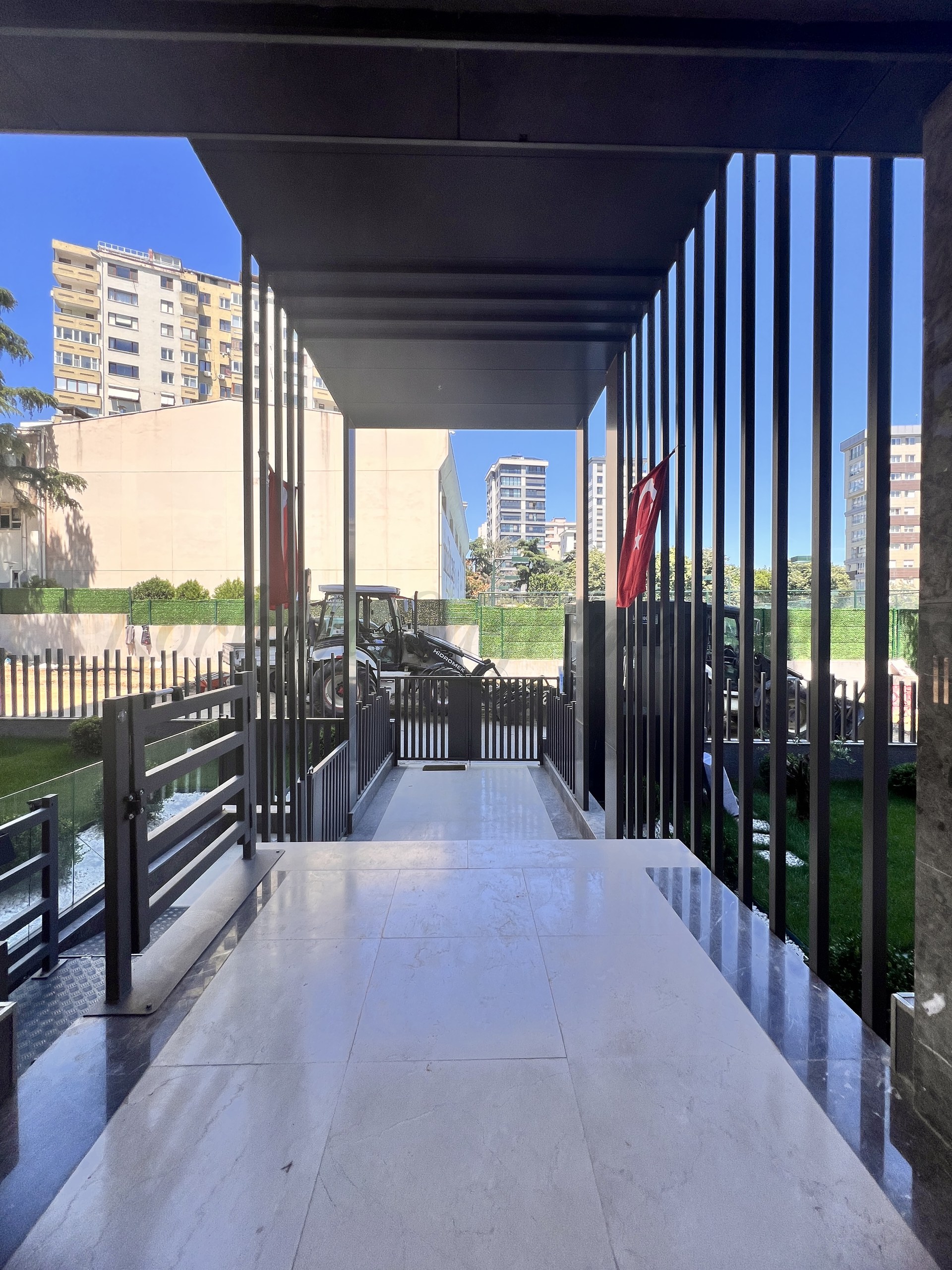 SUADİYE BEYMEN ARKASI BALKONLU YÜZME HAVUZLU 105M2 NET 3+1 SIFIR